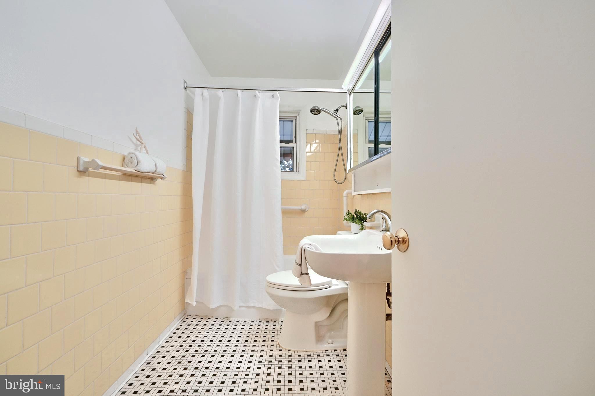 EASTCREST - Residential