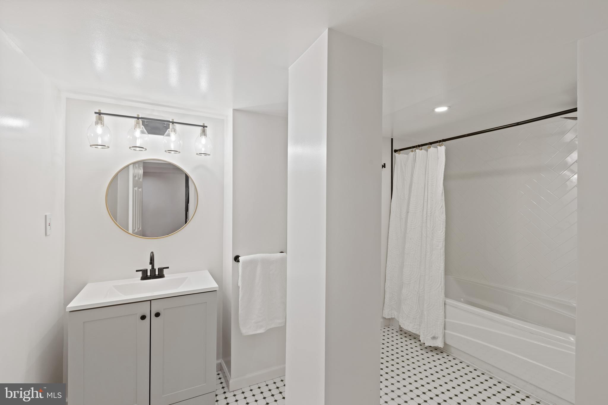 ADELPHI FOREST - Residential