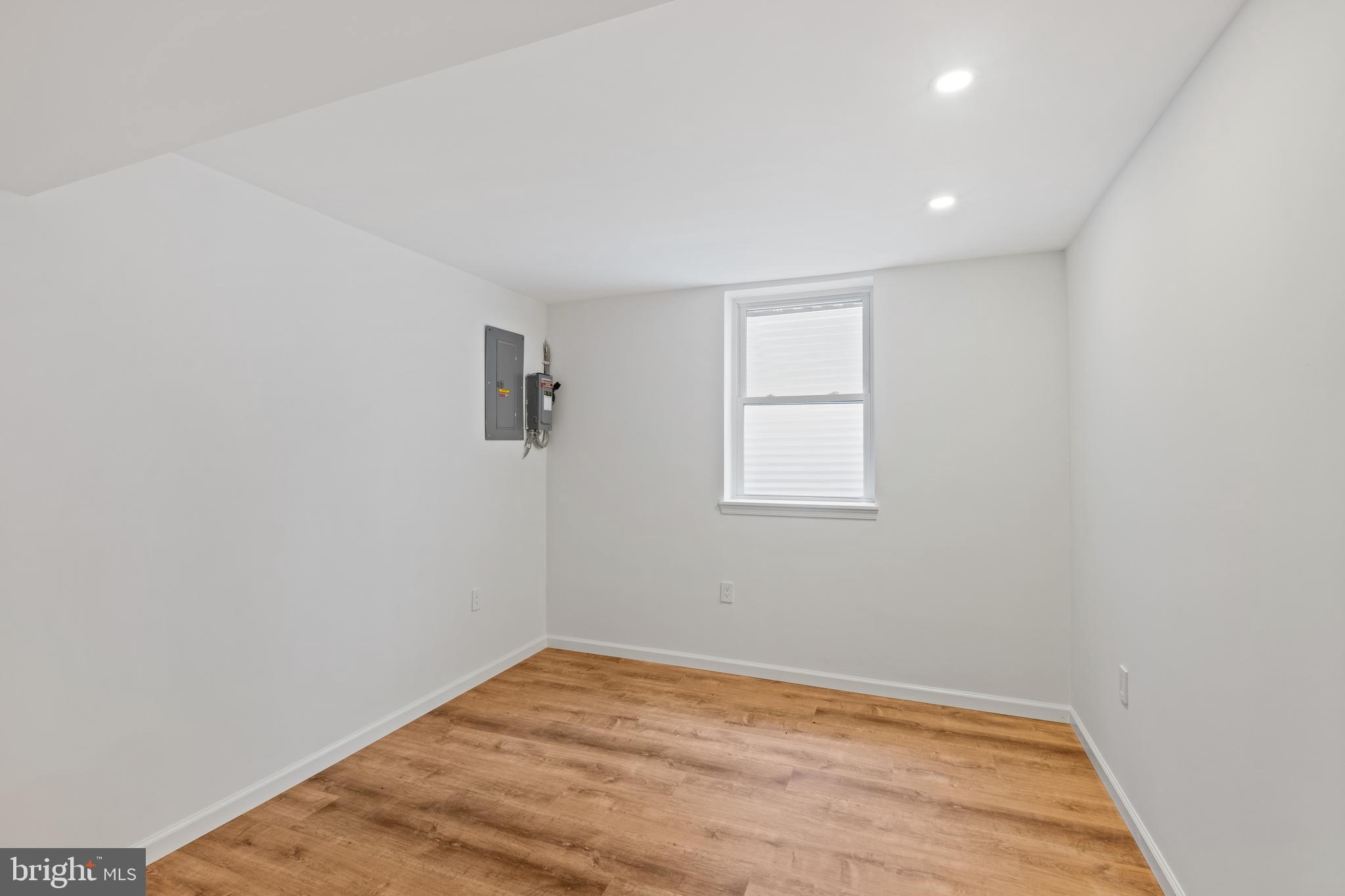 ADELPHI FOREST - Residential