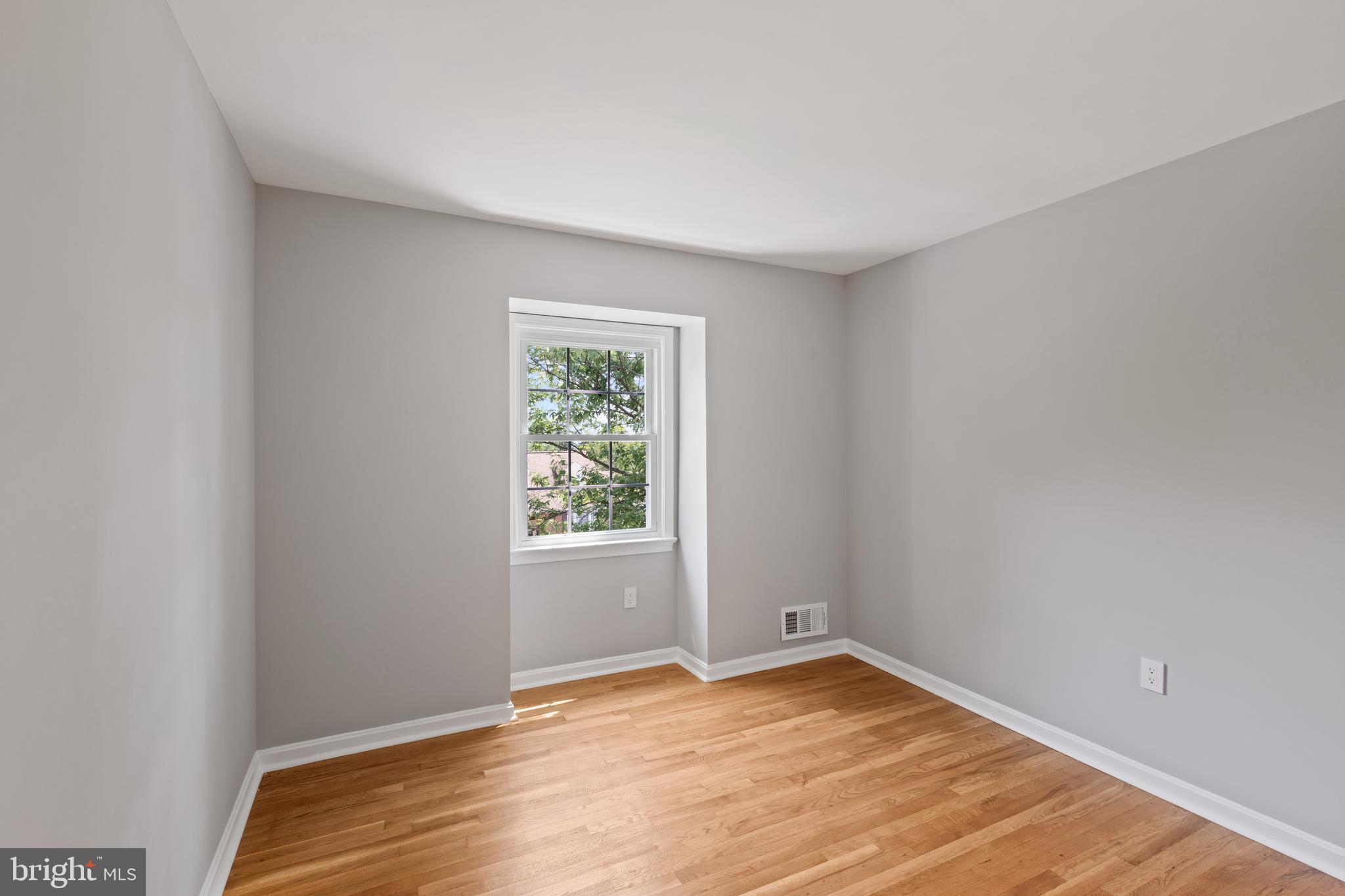 ADELPHI FOREST - Residential