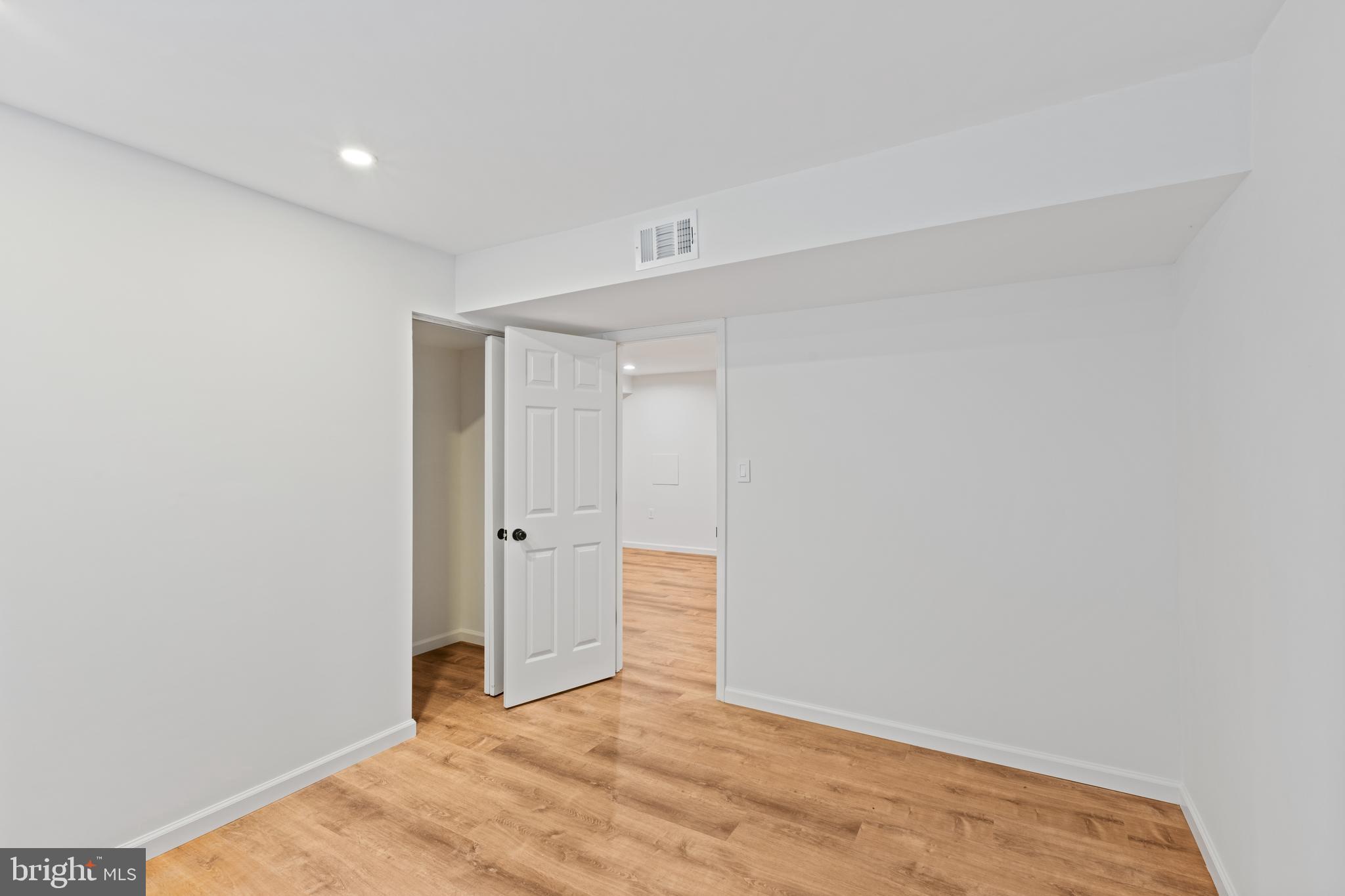 ADELPHI FOREST - Residential