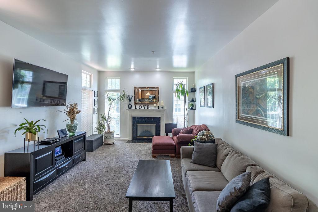 SUMMIT CREEK - Residential