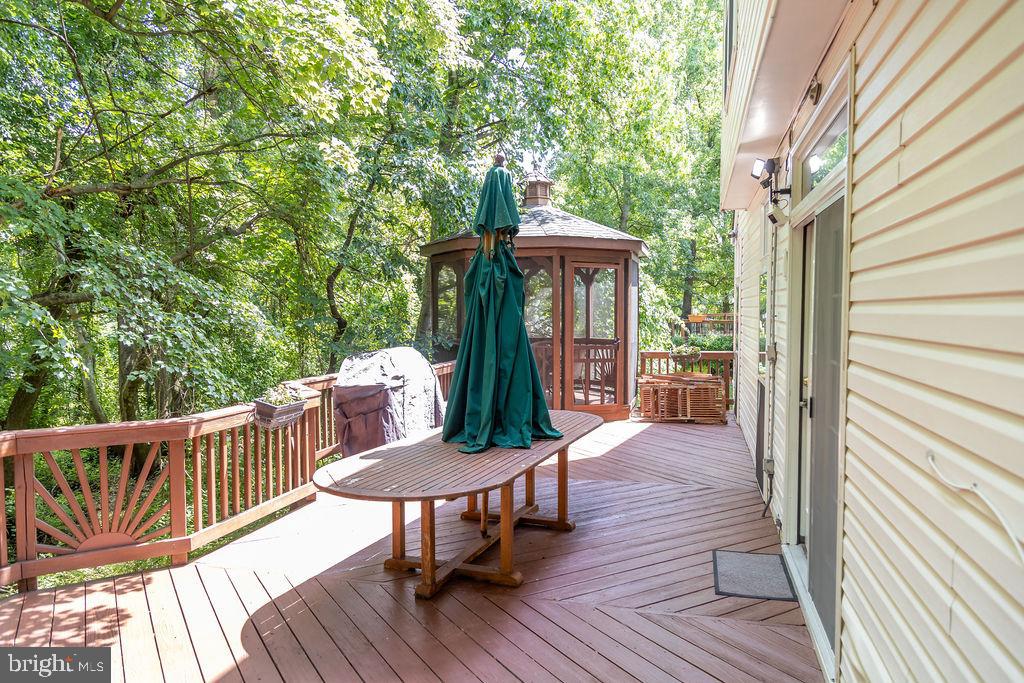 SUMMIT CREEK - Residential