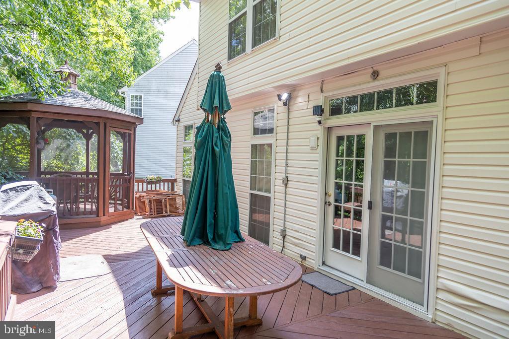 SUMMIT CREEK - Residential