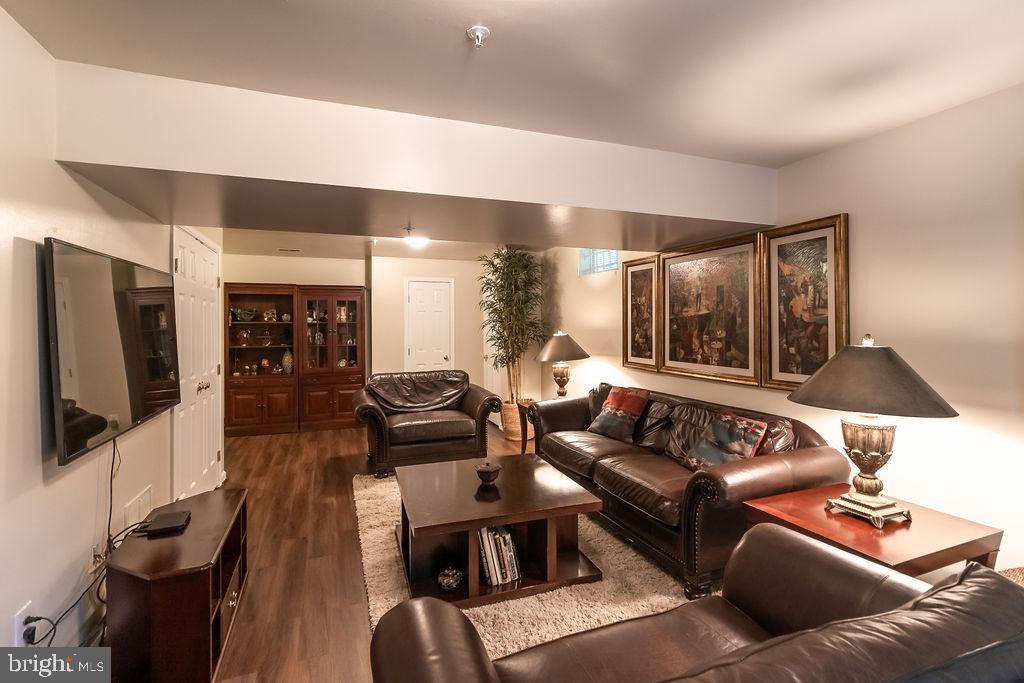 SUMMIT CREEK - Residential