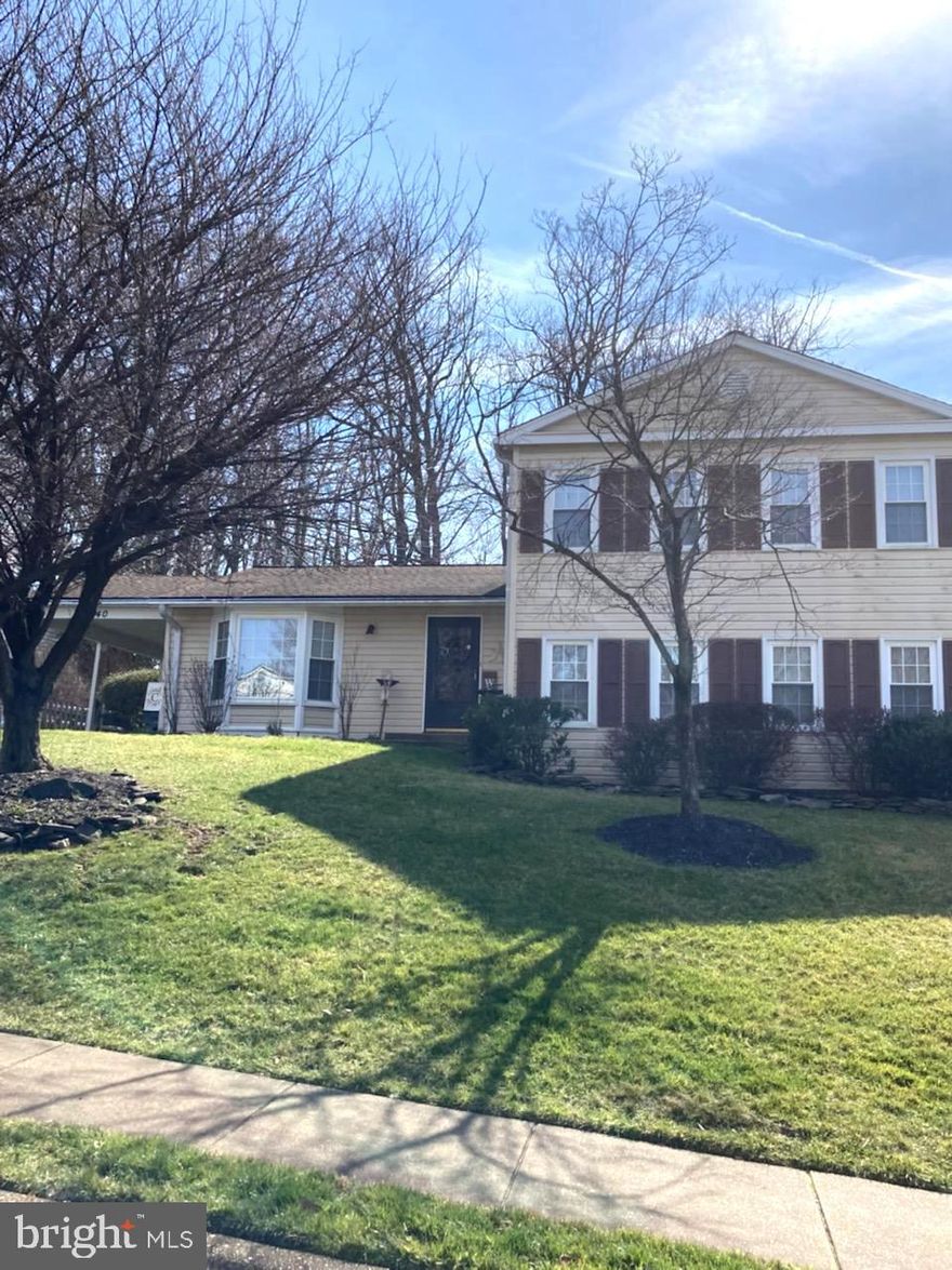 Wonderful original owner home that's been lovingly maintained and improved over the years!  Sought-after Nantucket neighborhood with its convenient location, large lots, and McLean schools.  Kitchen with eat-in space, expanded separate dining room, huge family room with sunroom addition, and large laundry room.  Four bedrooms and two full baths on upper level plus another half bath off family room.  Lower level has lots of storage/workshop area.  The yard is private with inviting entertainment spaces .... over 1/3 acre lot.