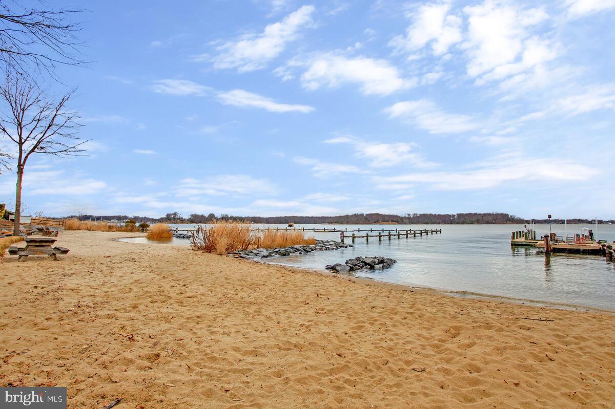 LOCH HAVEN BEACH - Residential