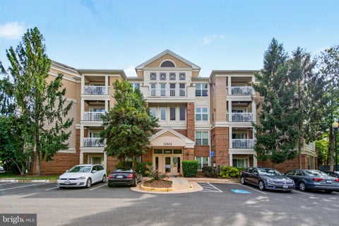 Photo of 12913 Alton Square #320, HERNDON, VA 20170 (MLS # VAFX2338160)