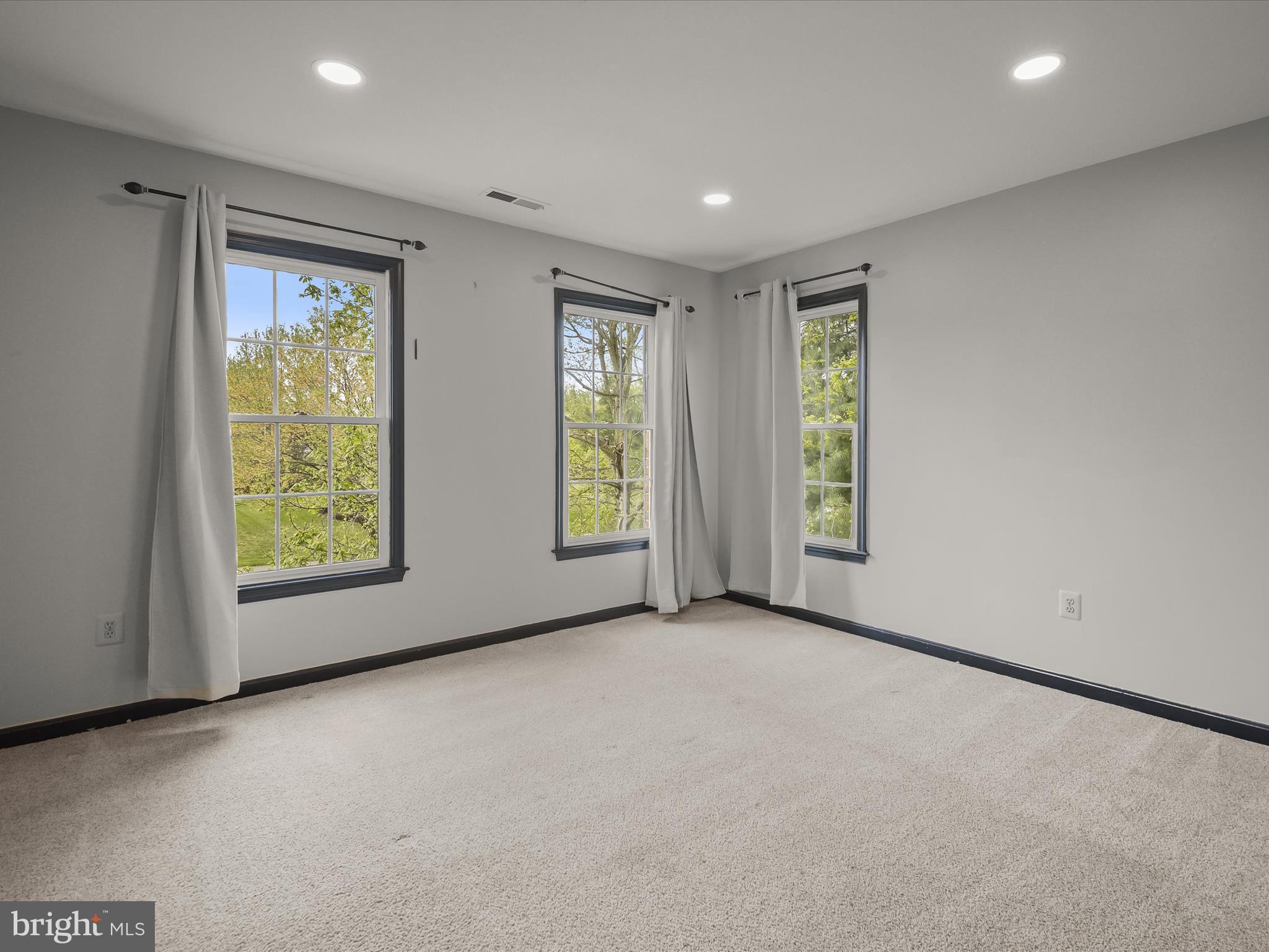 HUNTERBROOKE - Residential