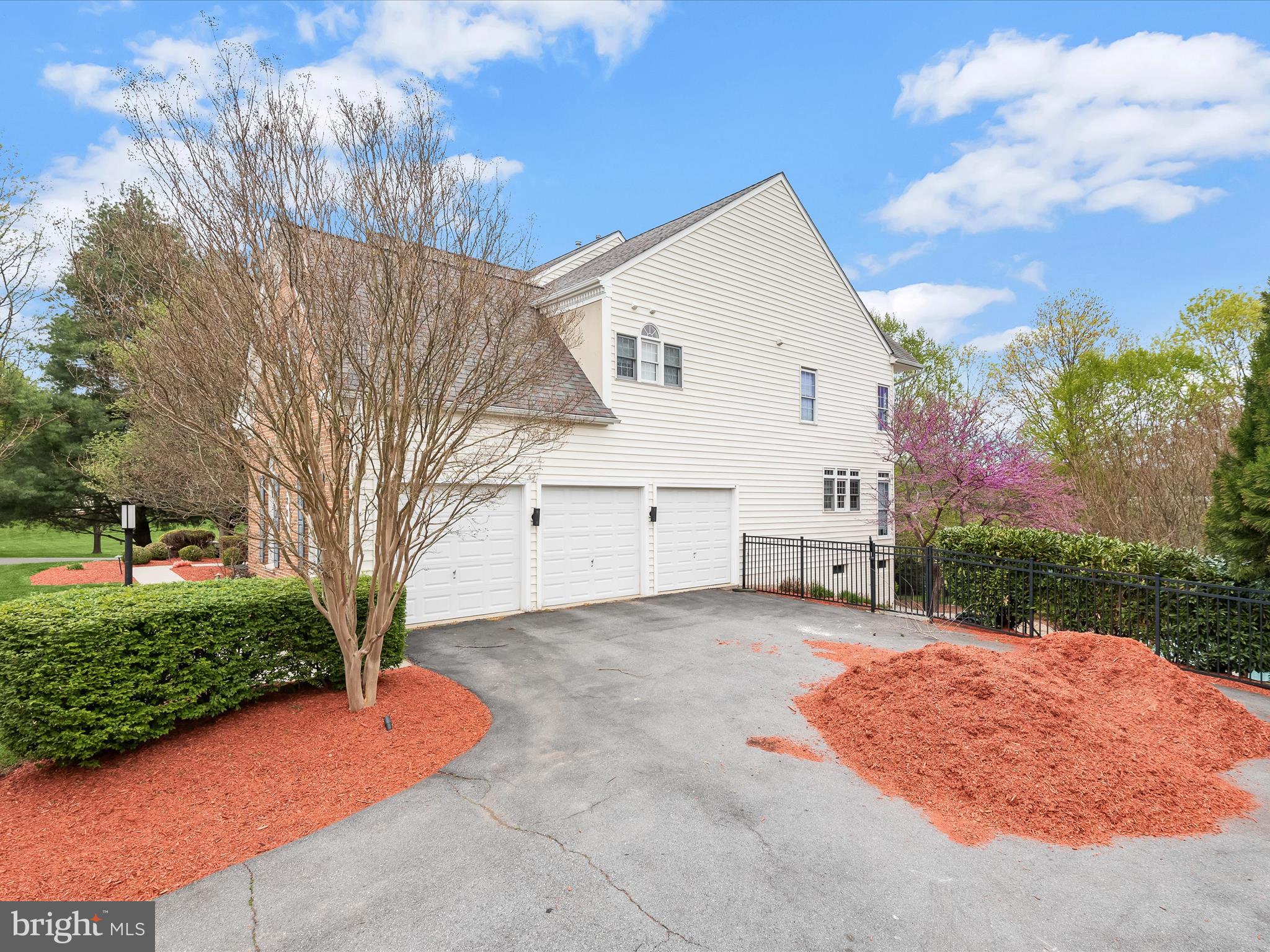 HUNTERBROOKE - Residential