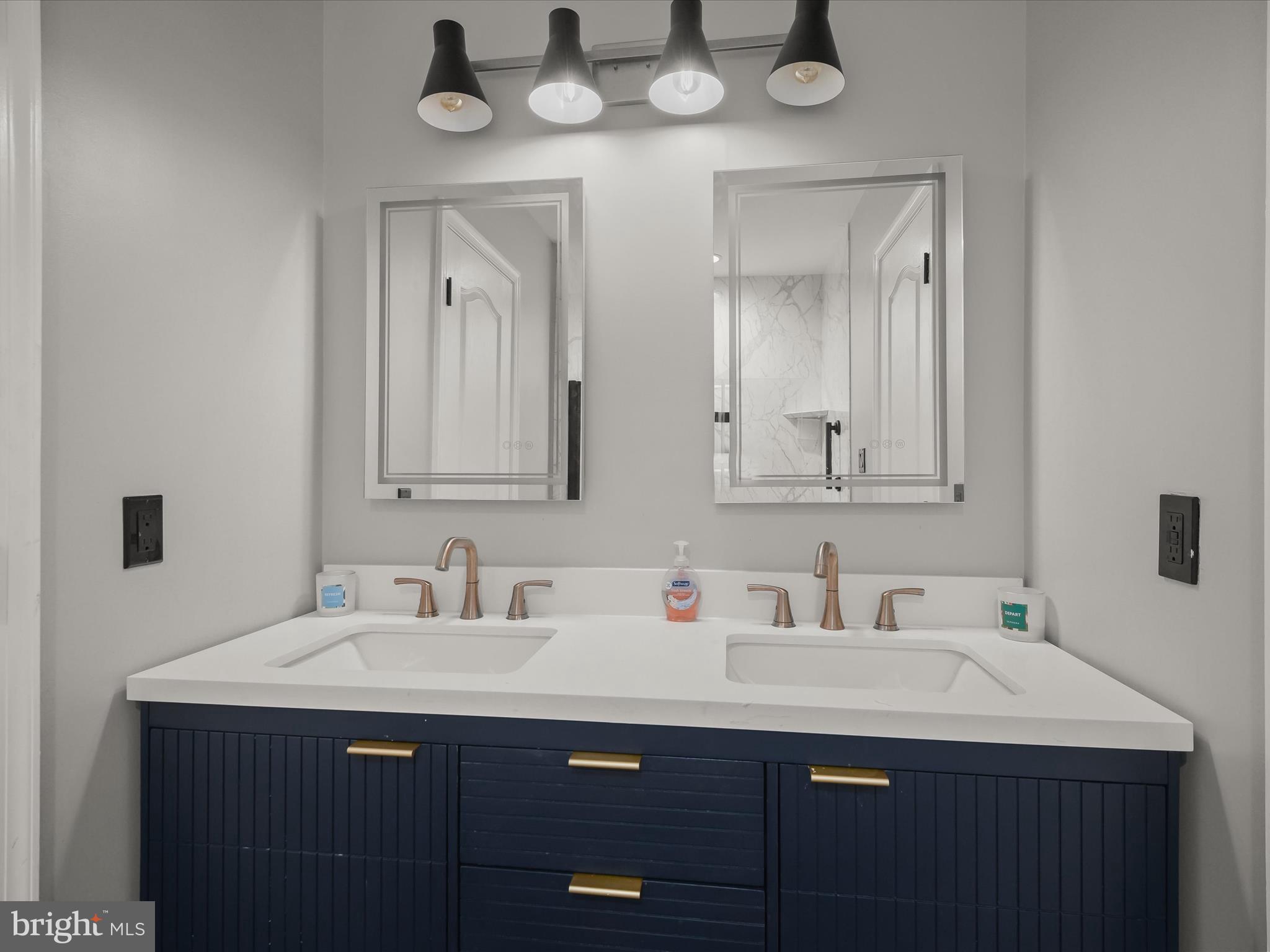 HUNTERBROOKE - Residential