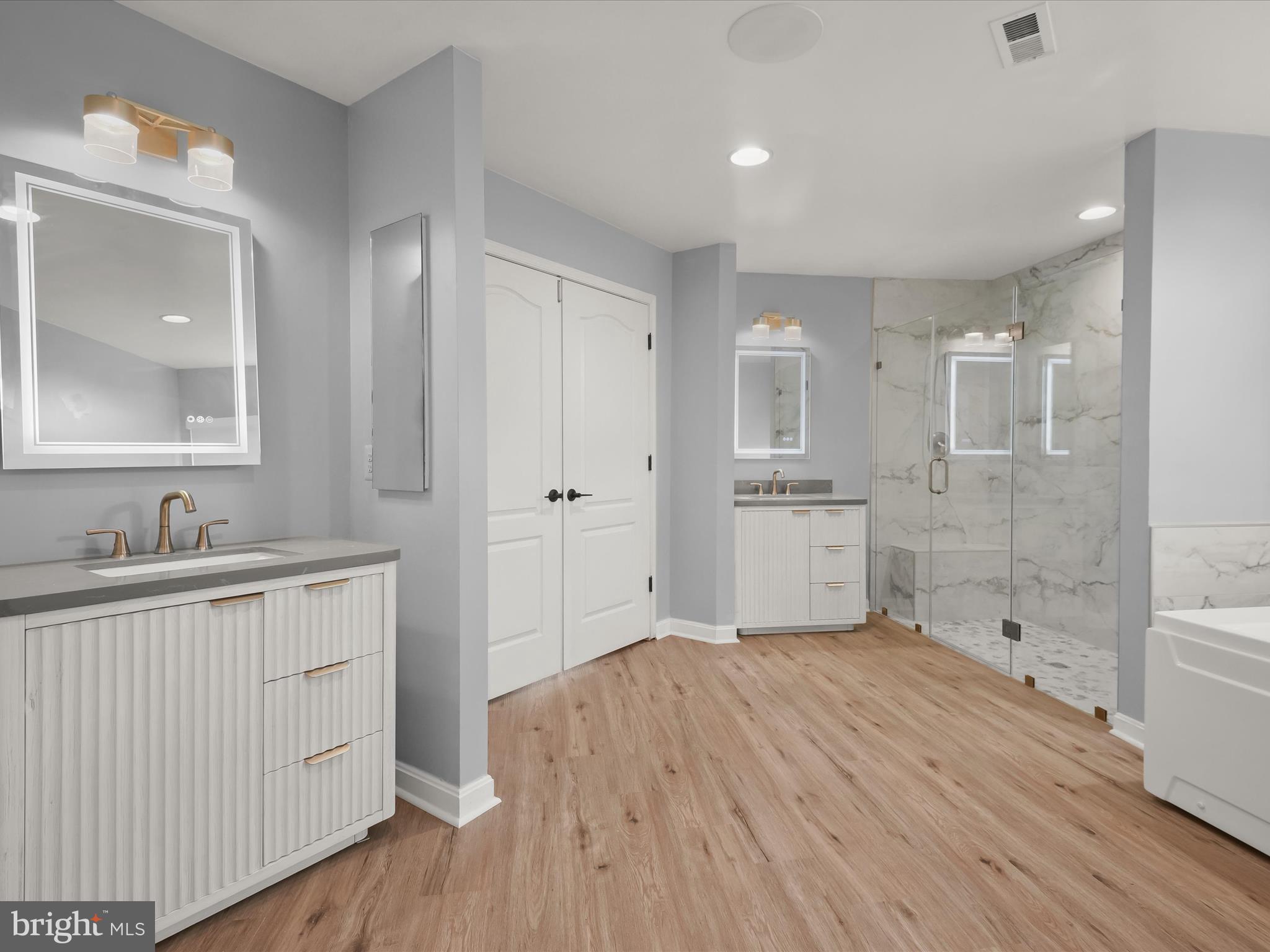 HUNTERBROOKE - Residential