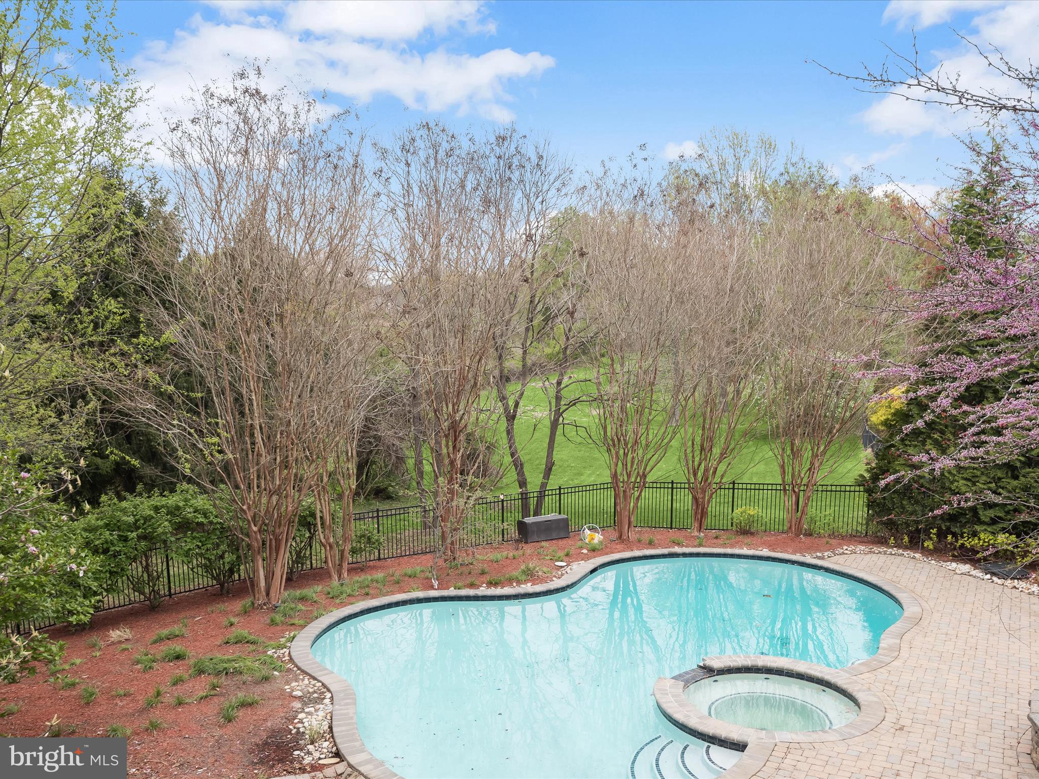 HUNTERBROOKE - Residential