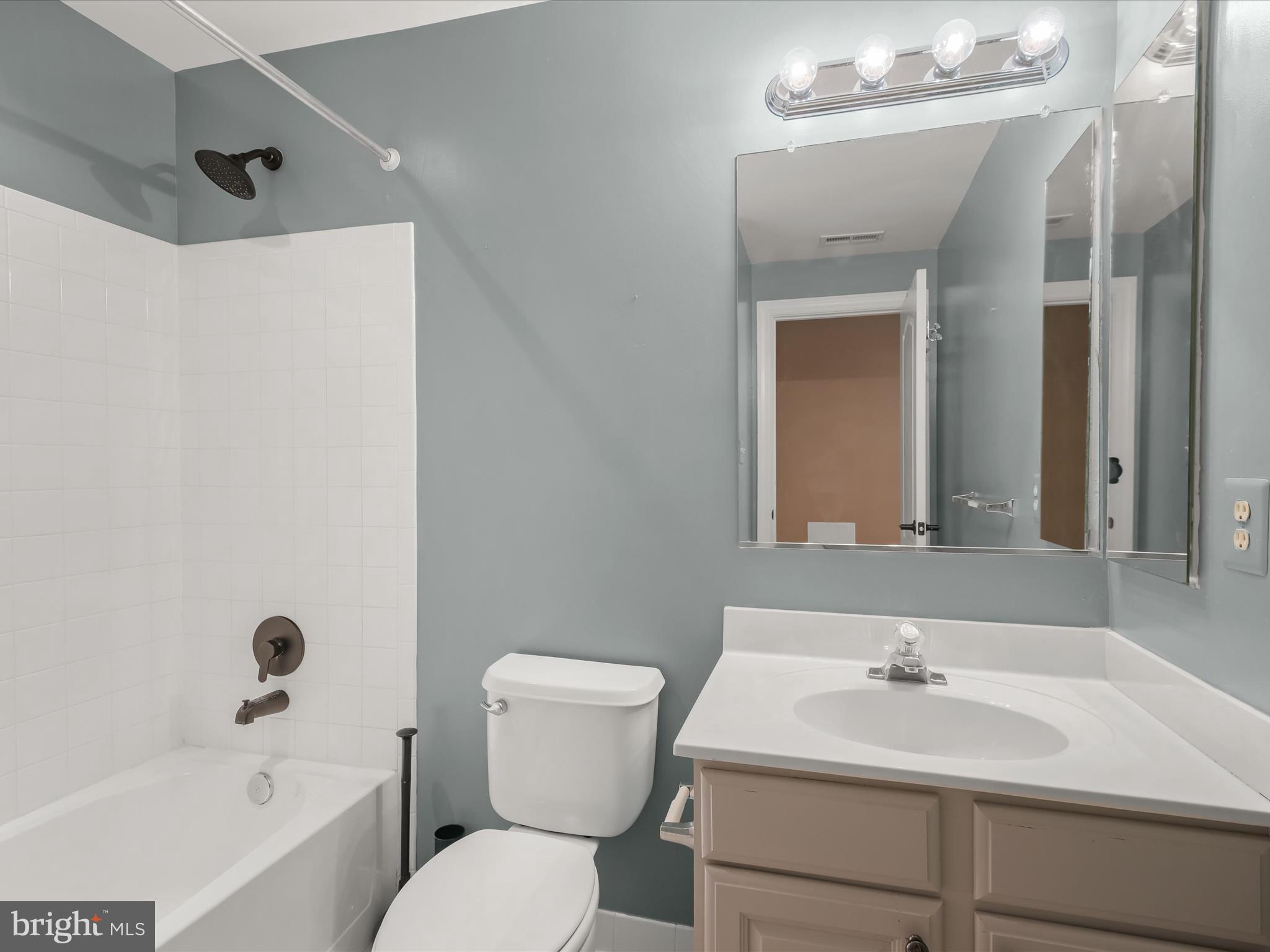 HUNTERBROOKE - Residential