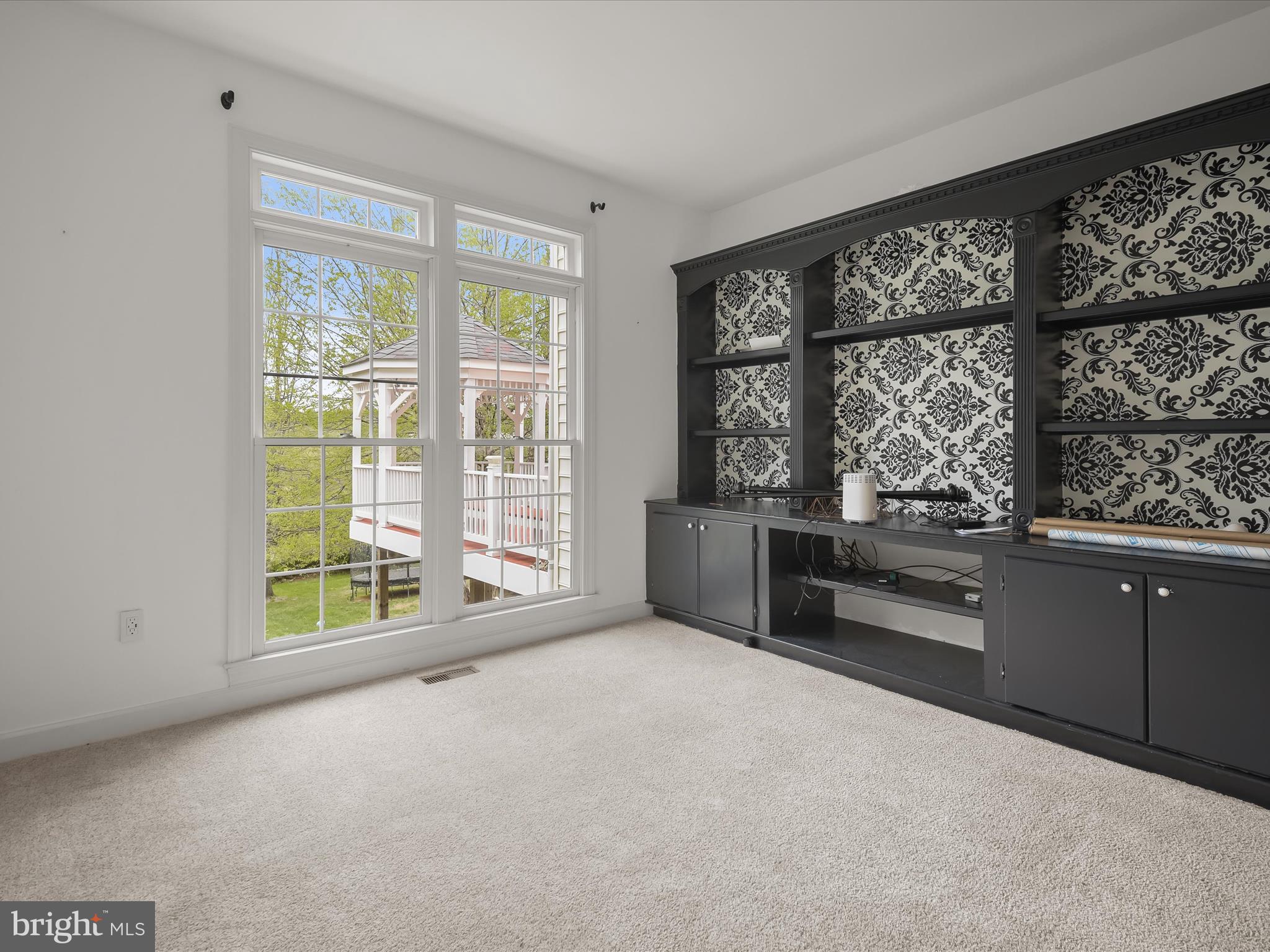 HUNTERBROOKE - Residential