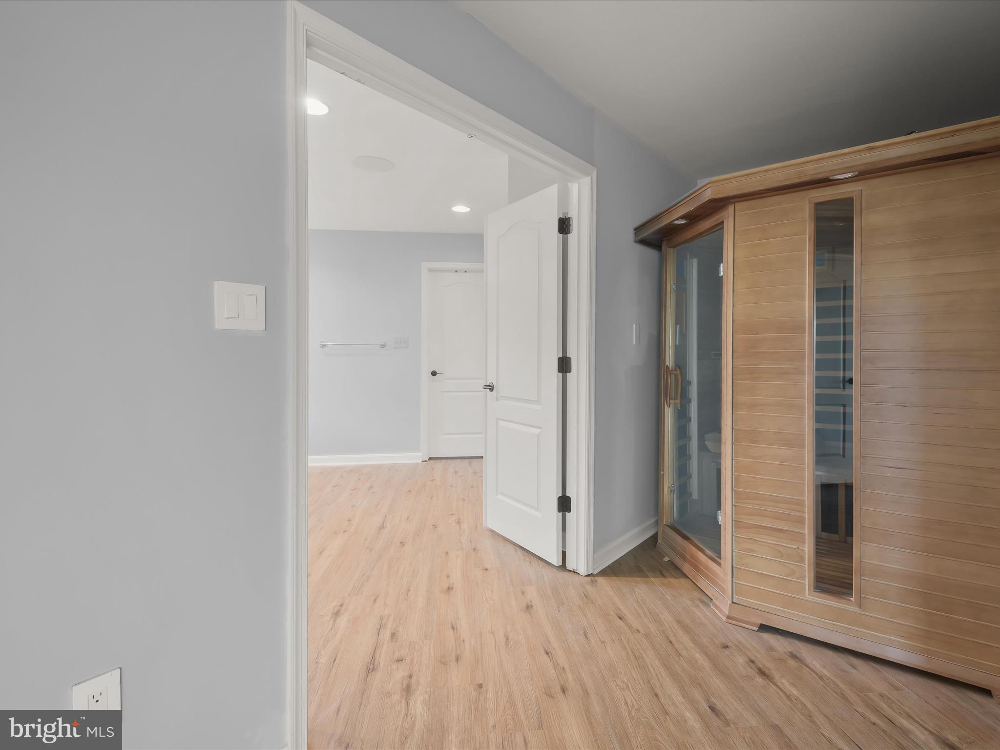 HUNTERBROOKE - Residential