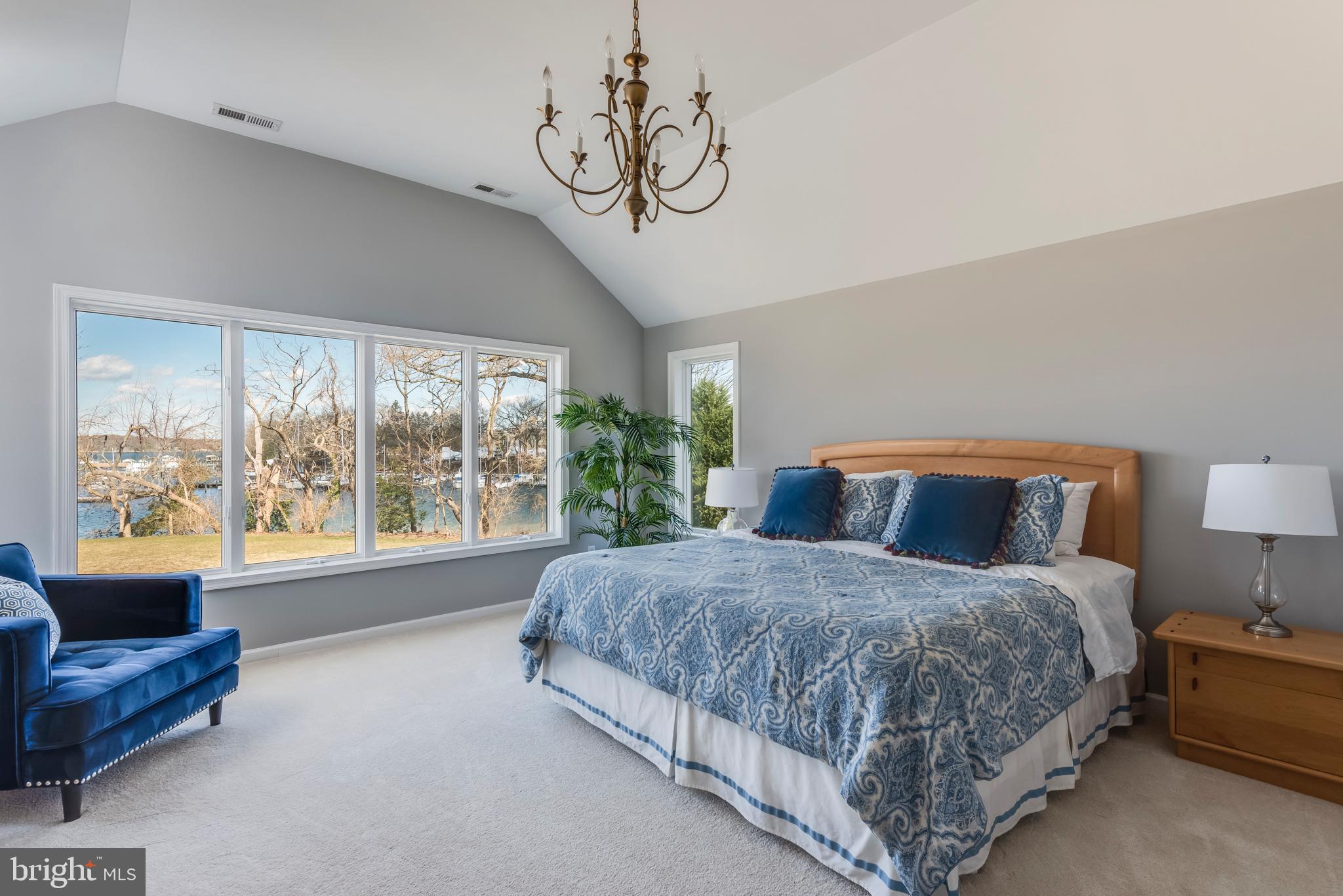 TWIN HARBORS - Residential