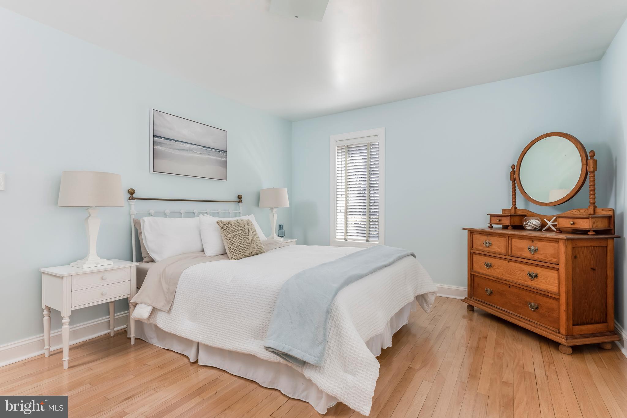 TWIN HARBORS - Residential