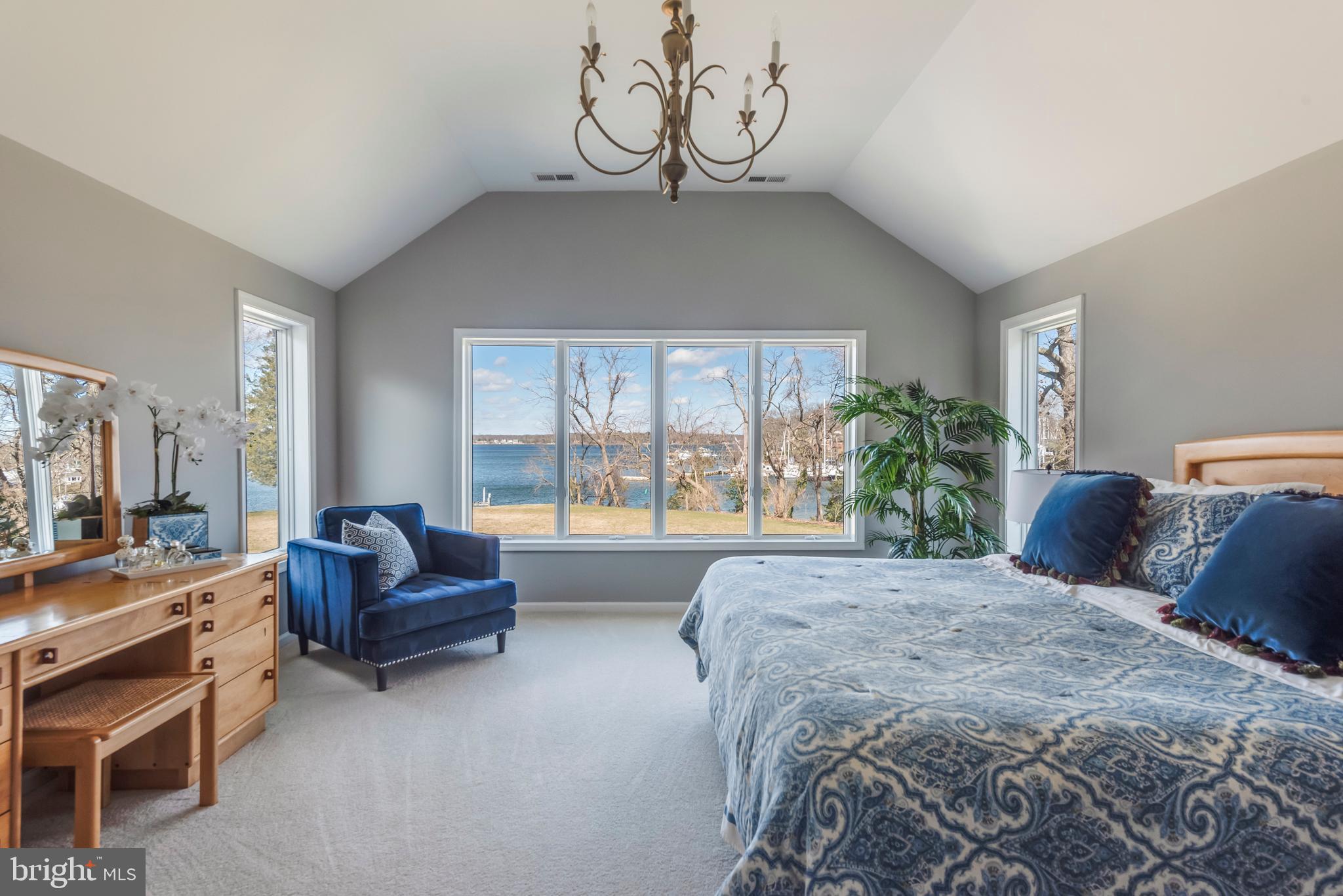 TWIN HARBORS - Residential