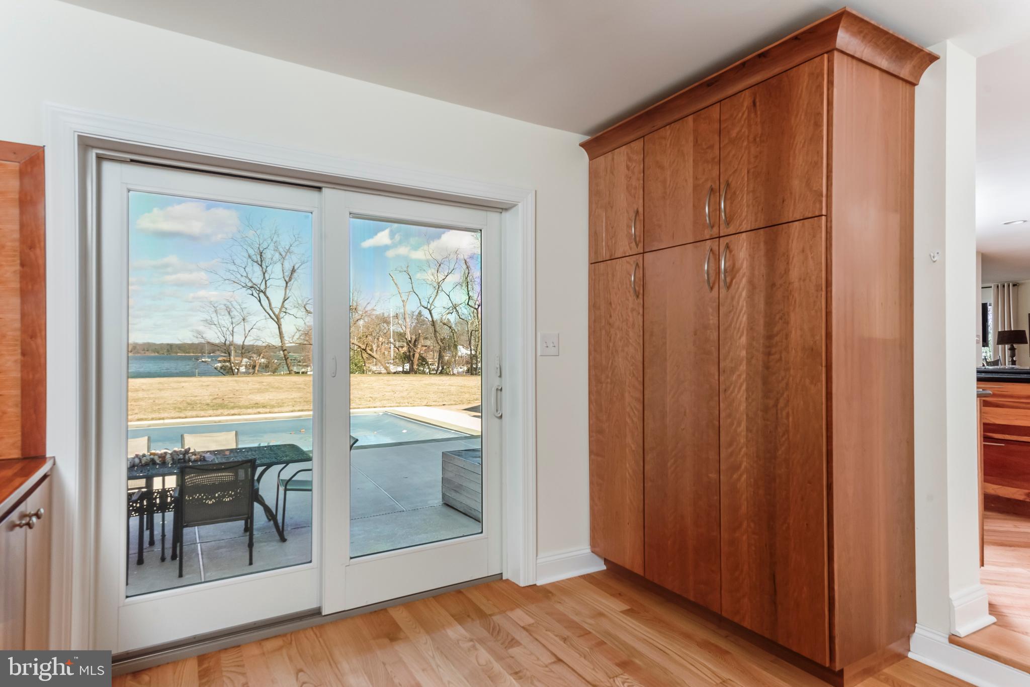 TWIN HARBORS - Residential