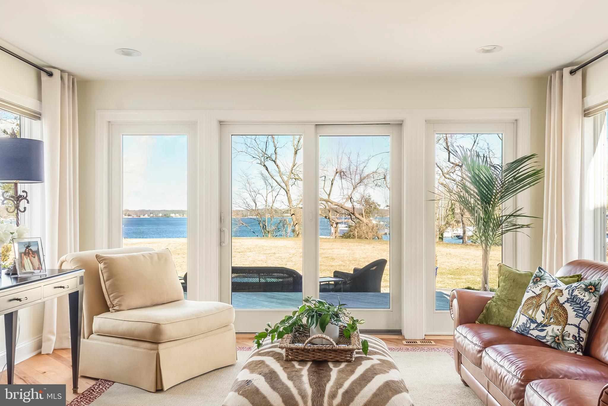 TWIN HARBORS - Residential