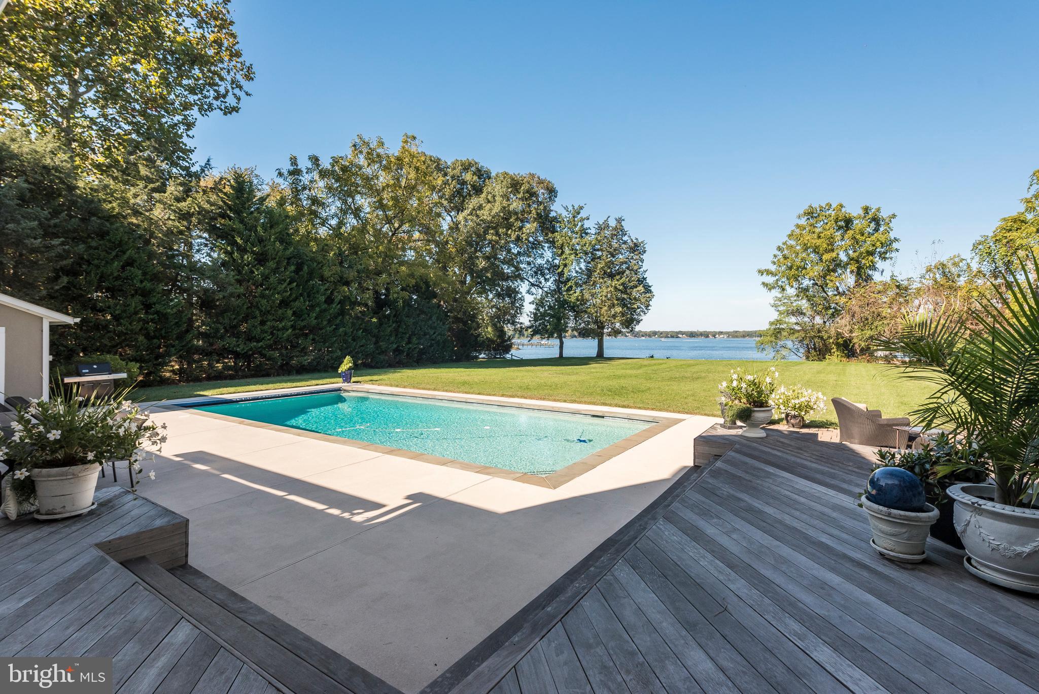 TWIN HARBORS - Residential