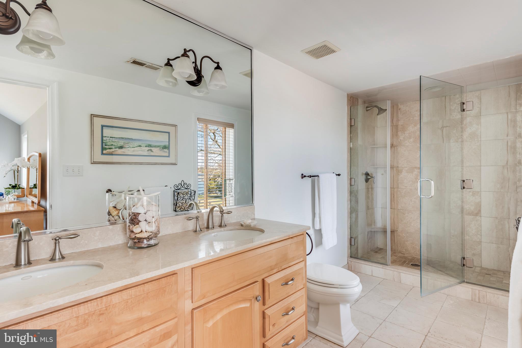 TWIN HARBORS - Residential