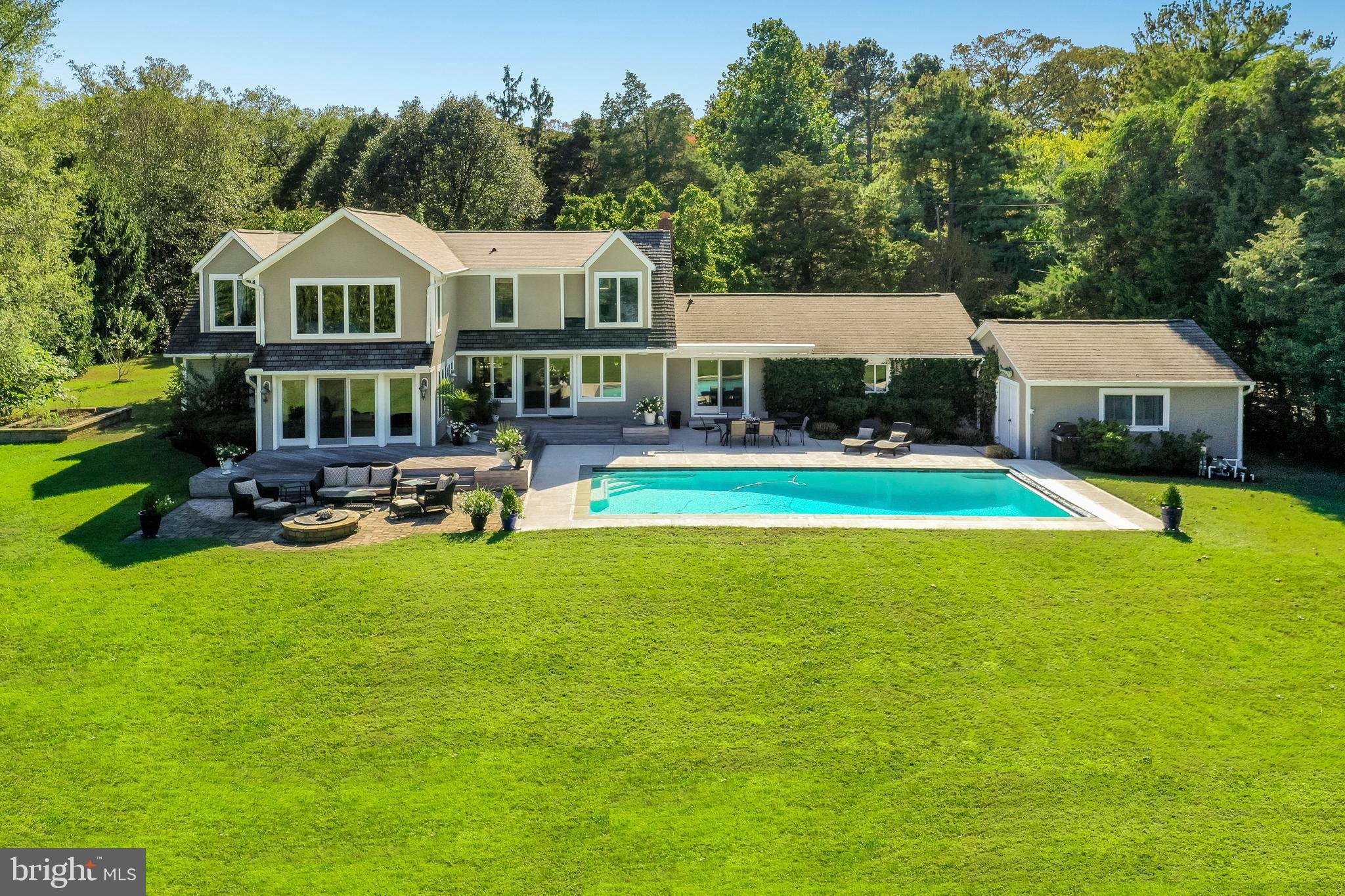 TWIN HARBORS - Residential