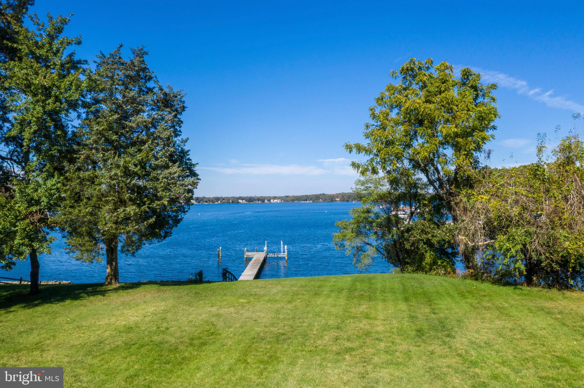 TWIN HARBORS - Residential