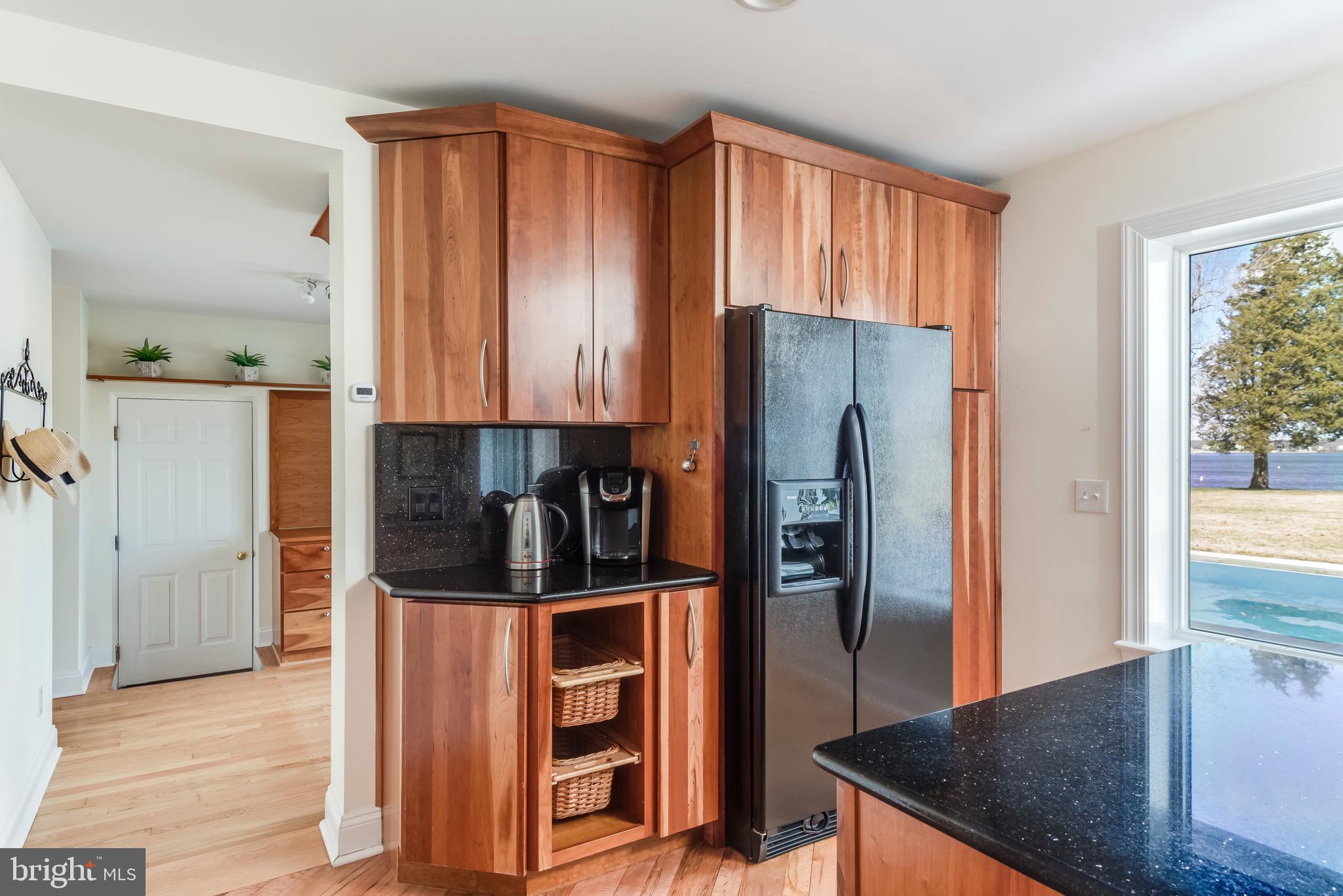 TWIN HARBORS - Residential