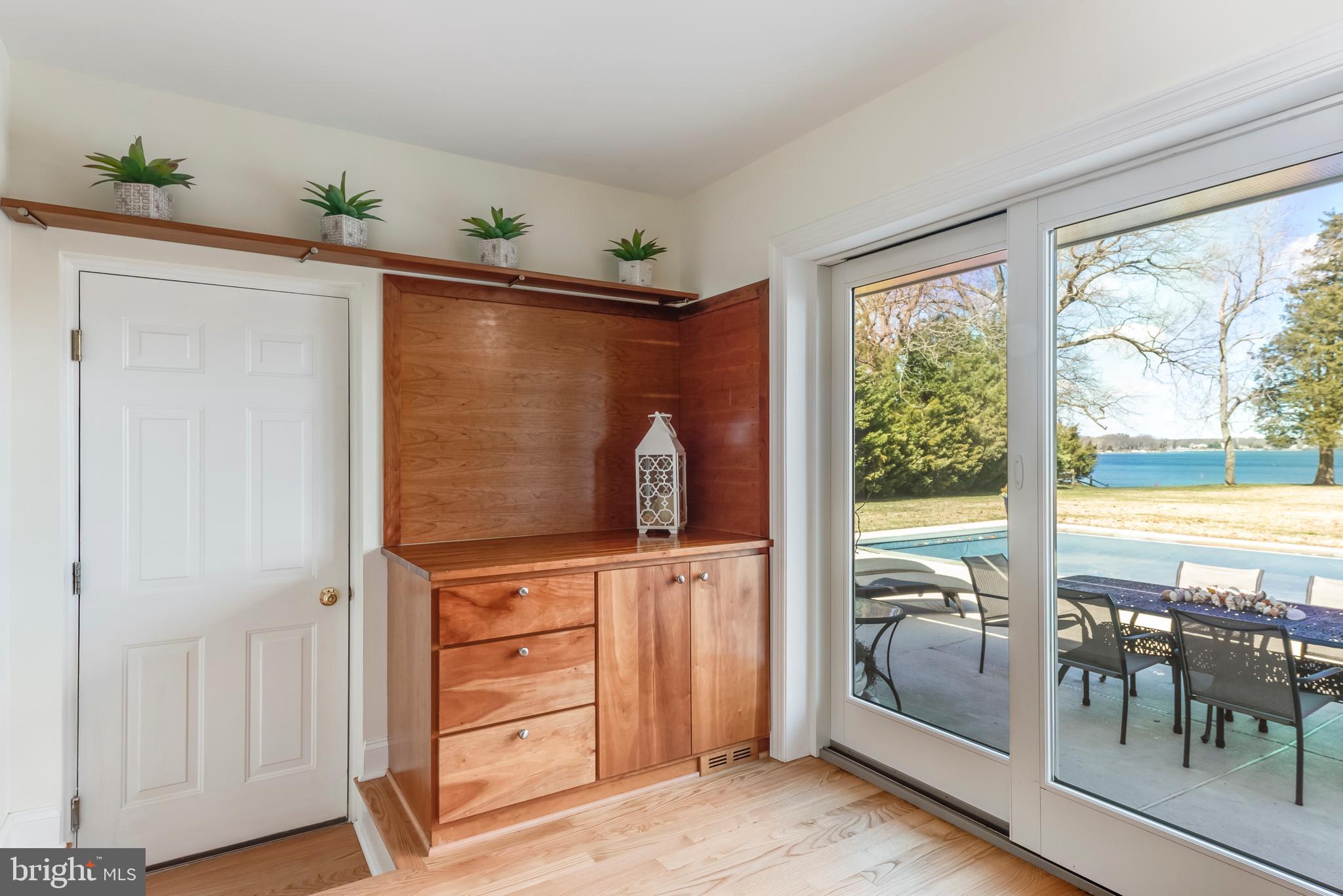 TWIN HARBORS - Residential