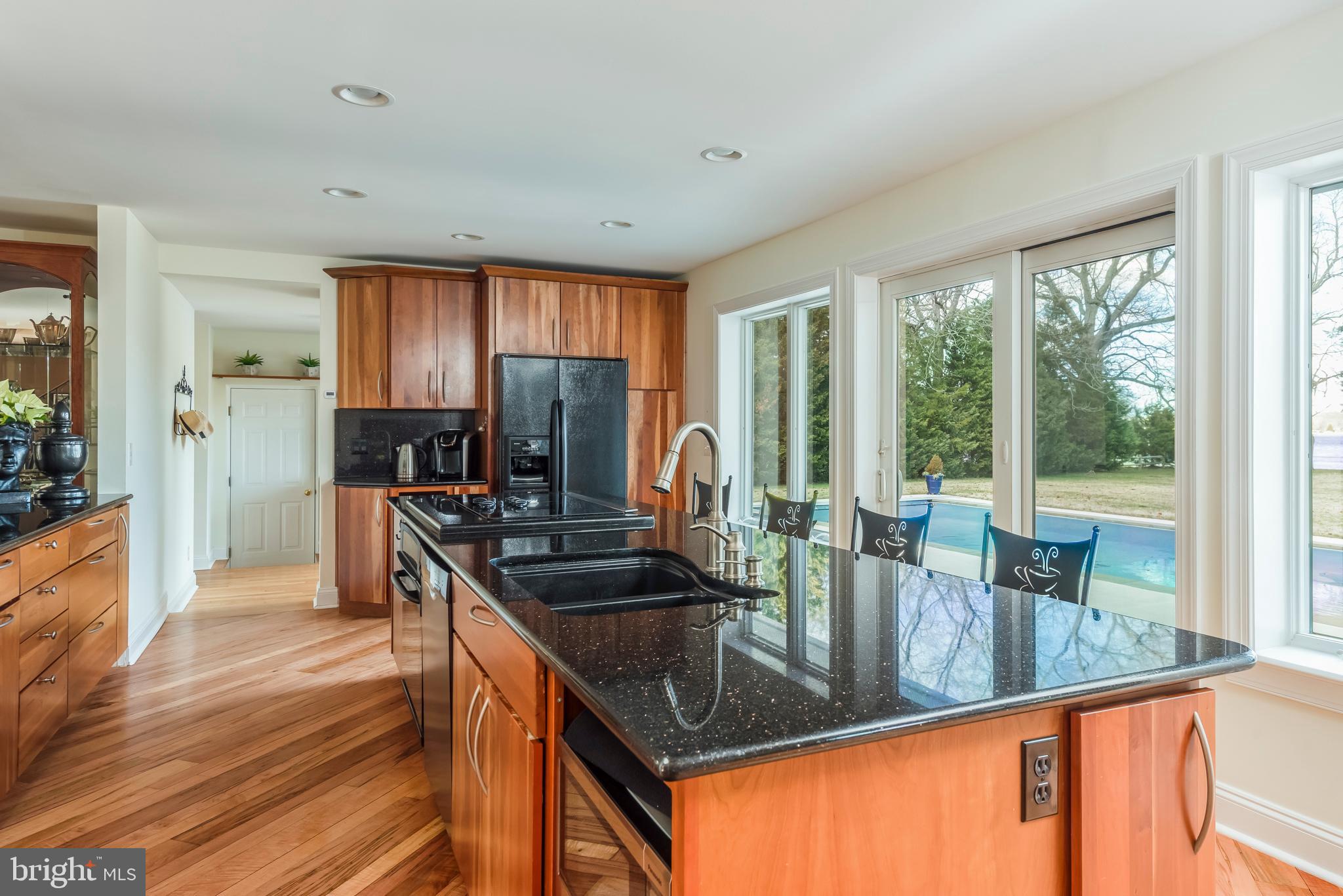 TWIN HARBORS - Residential