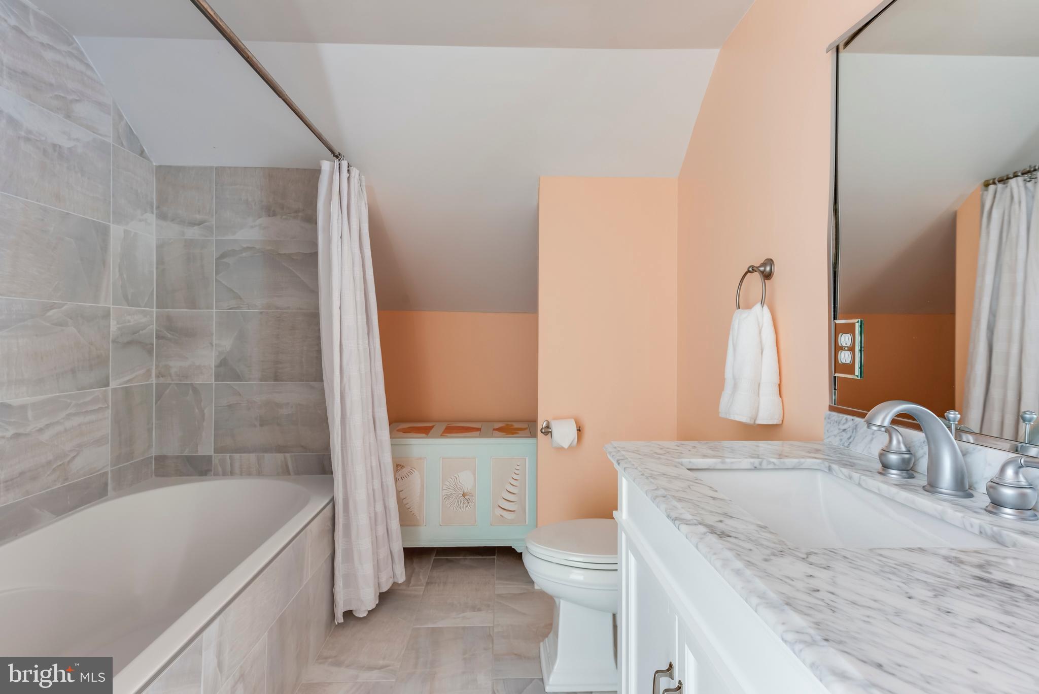 TWIN HARBORS - Residential