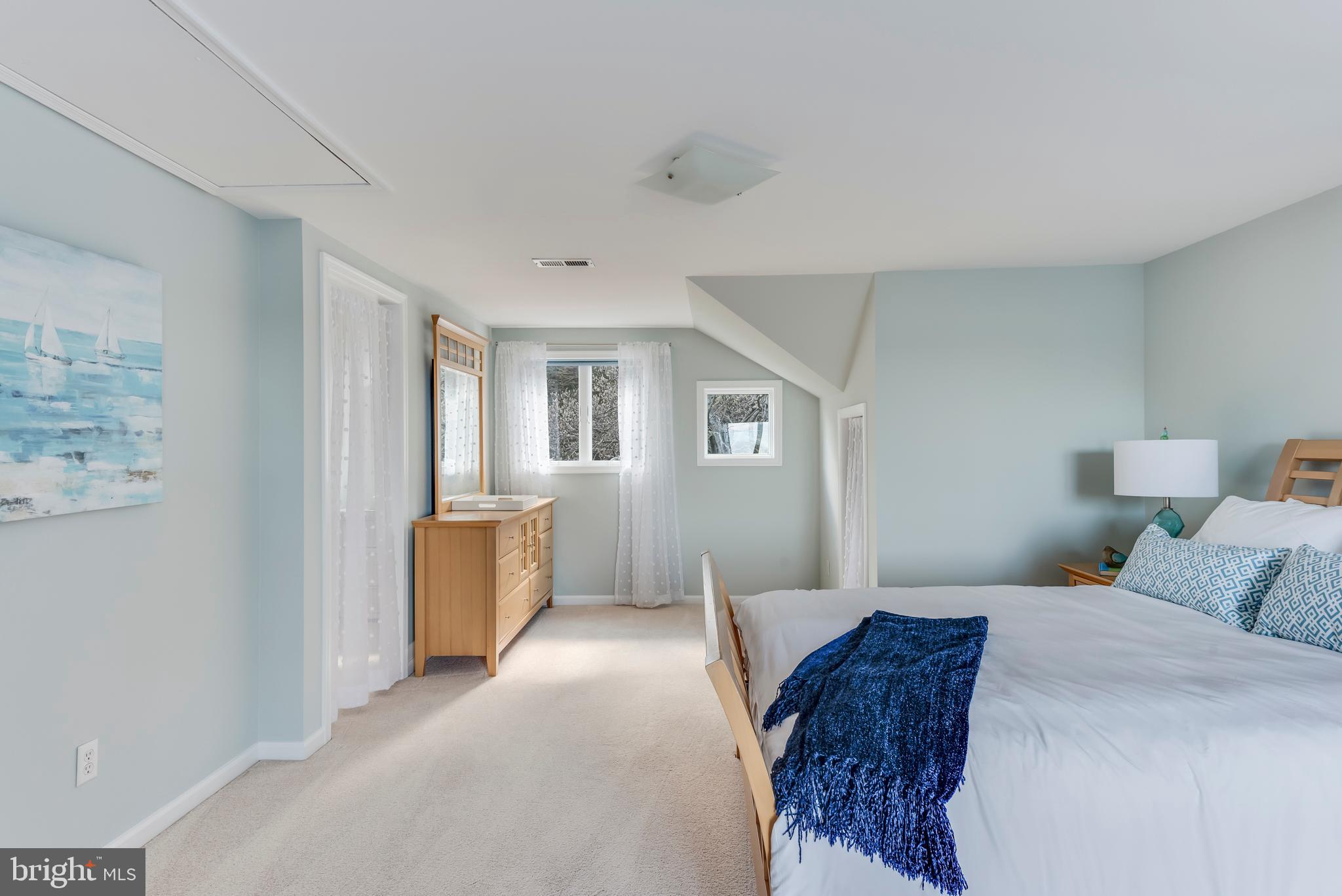 TWIN HARBORS - Residential