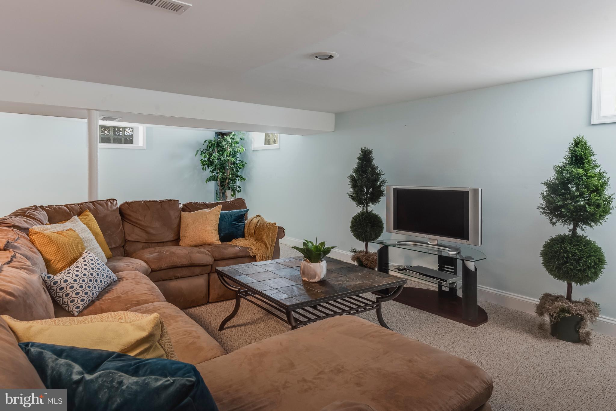 TWIN HARBORS - Residential