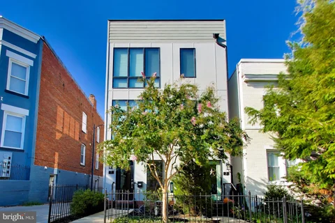 310 V Street NE Unit 1, Washington, DC 20002 - #: DCDC2284022