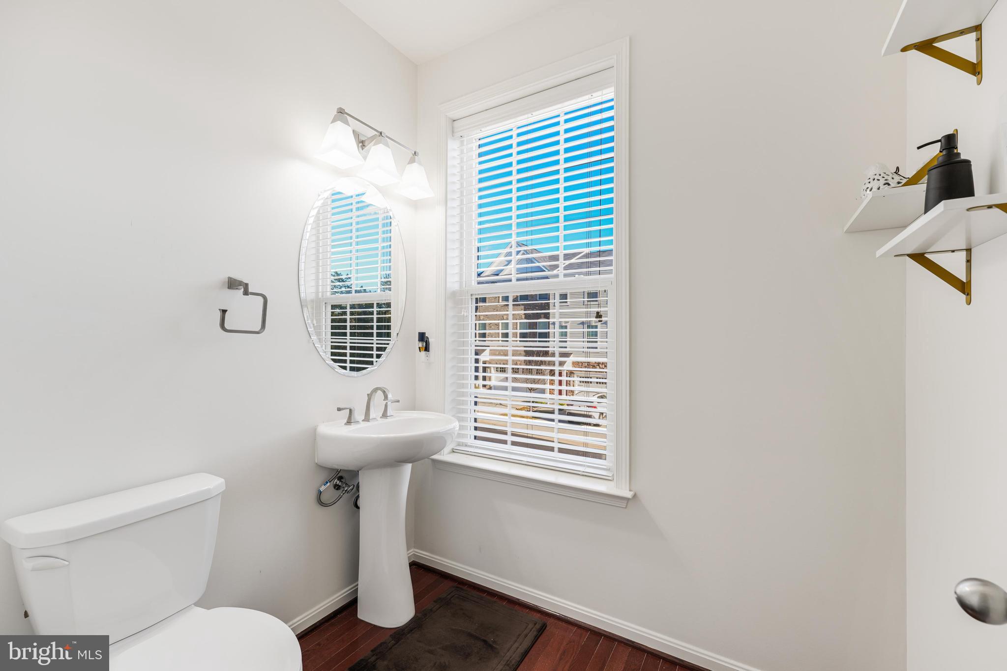 ASHBURN KNOLLS - Residential Lease