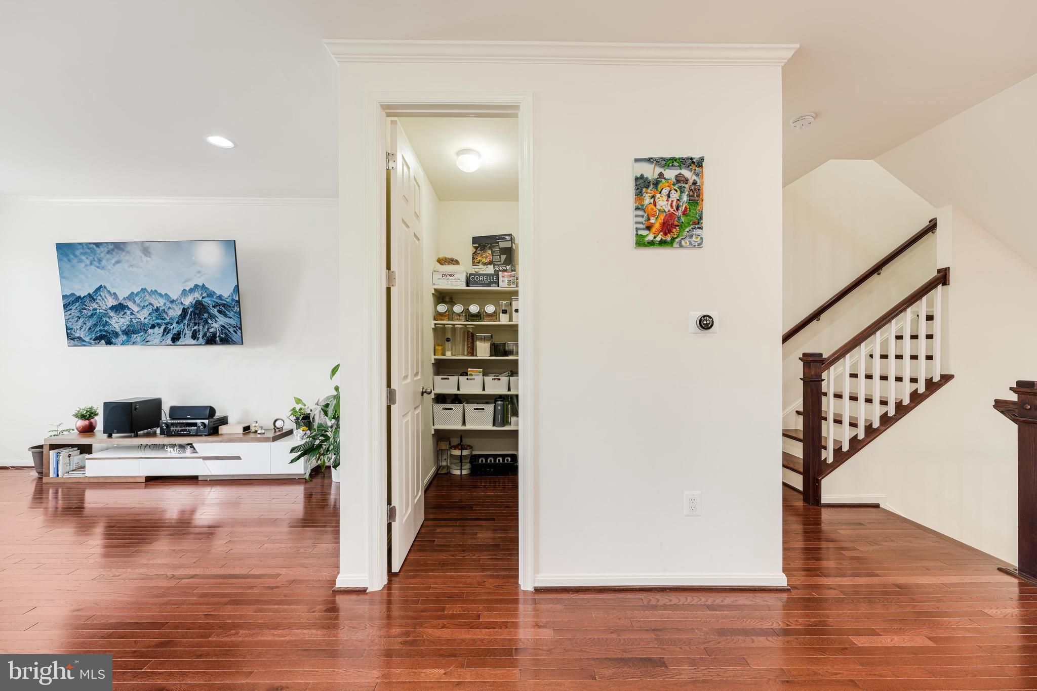 ASHBURN KNOLLS - Residential Lease