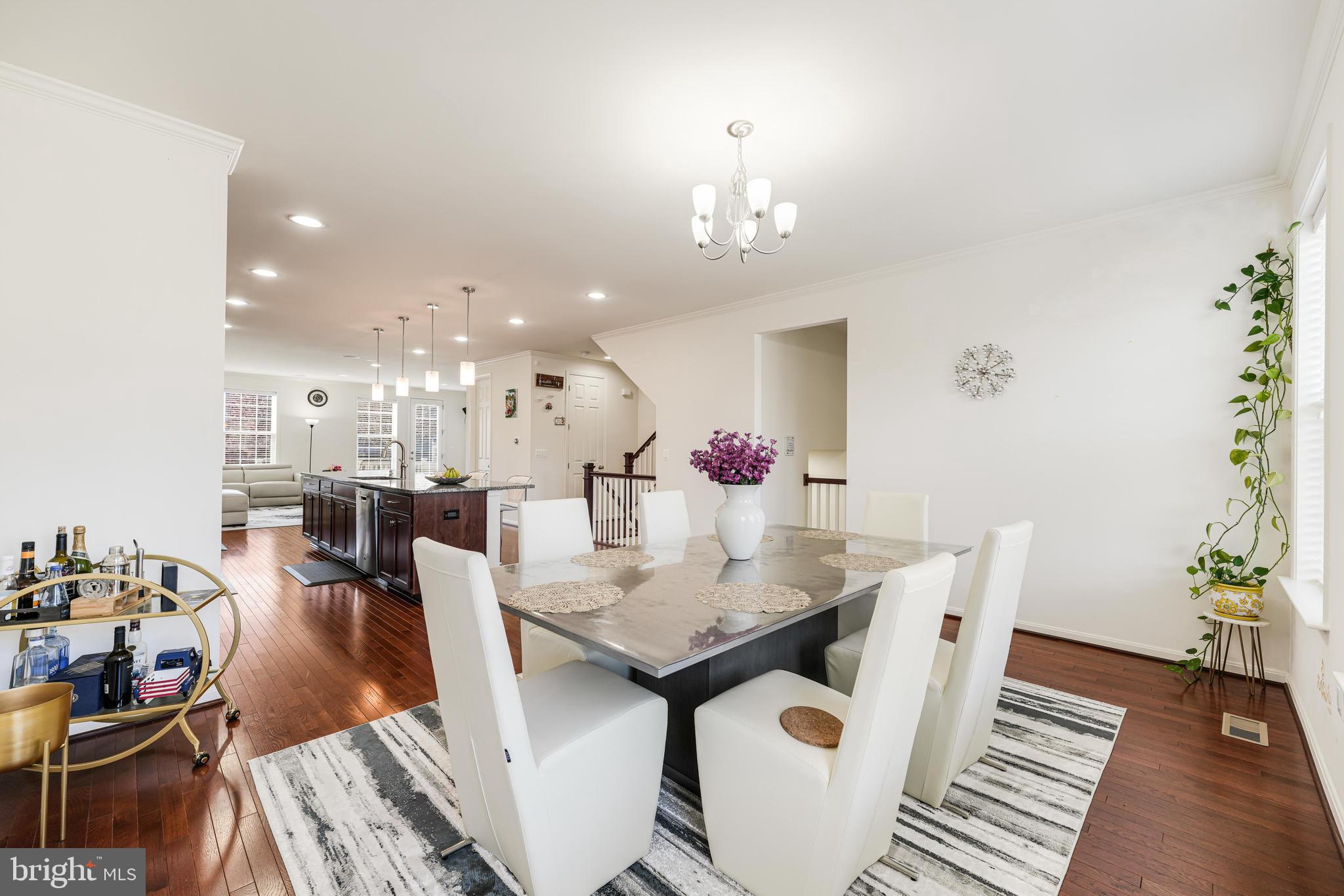 ASHBURN KNOLLS - Residential Lease