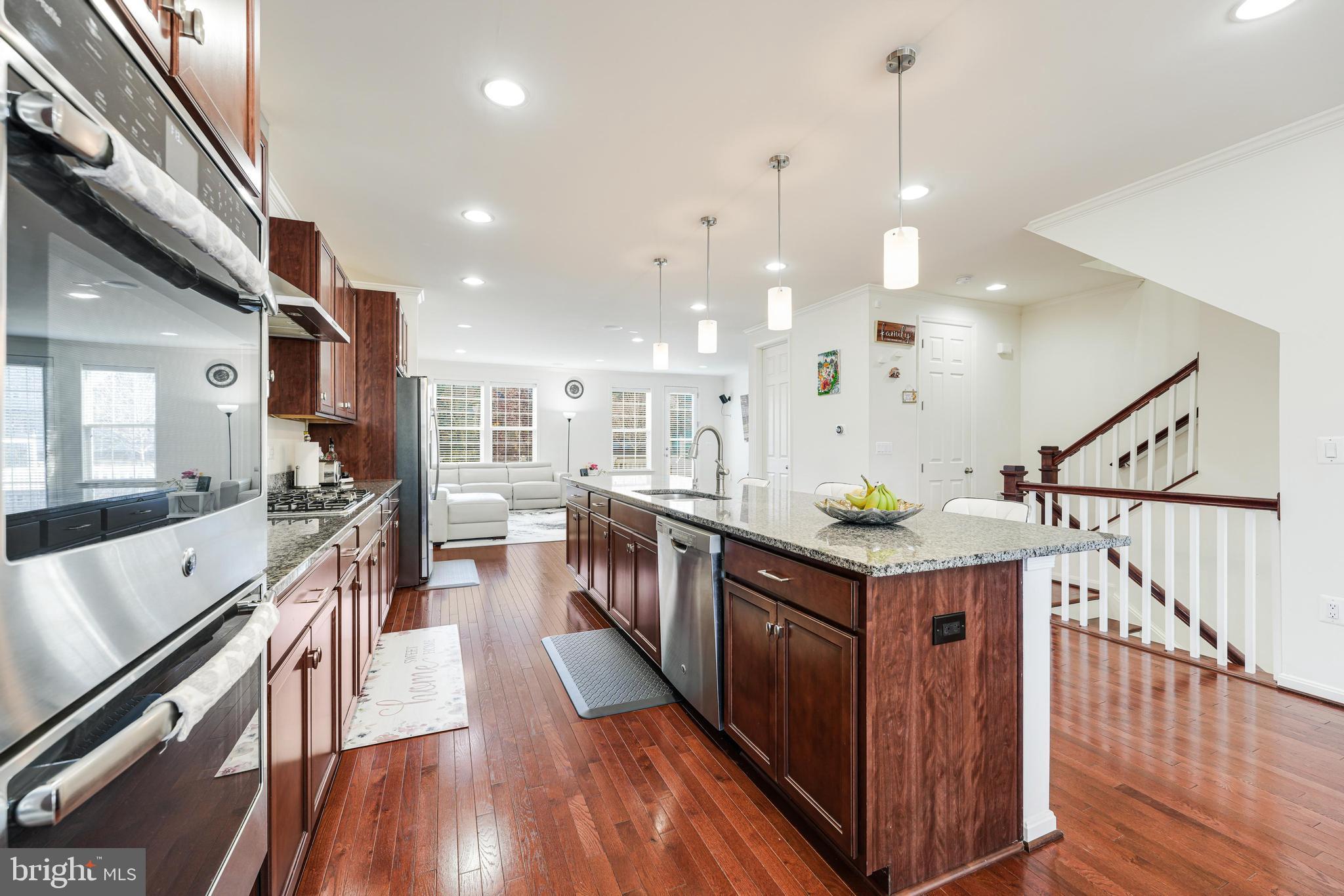 ASHBURN KNOLLS - Residential Lease