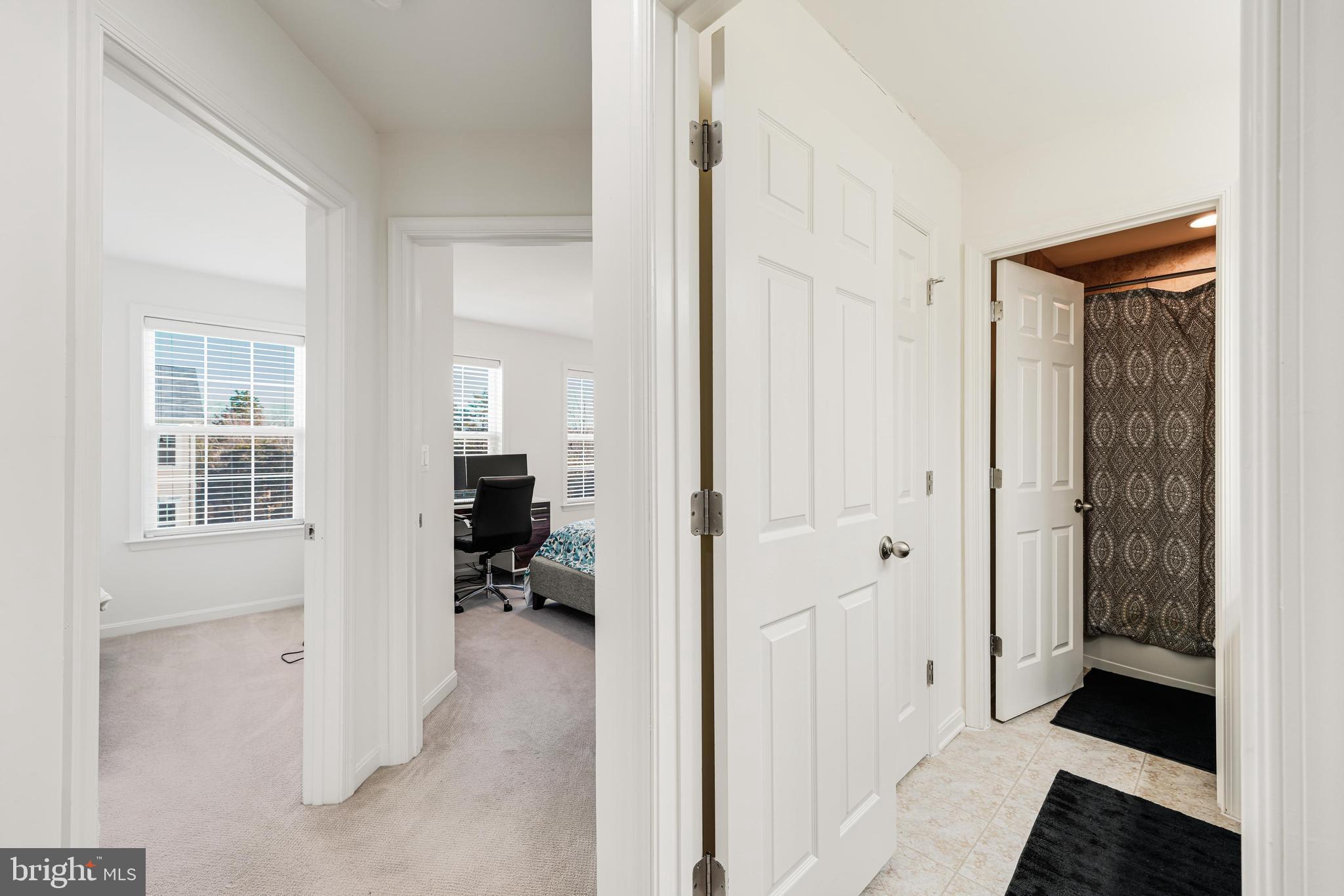 ASHBURN KNOLLS - Residential Lease