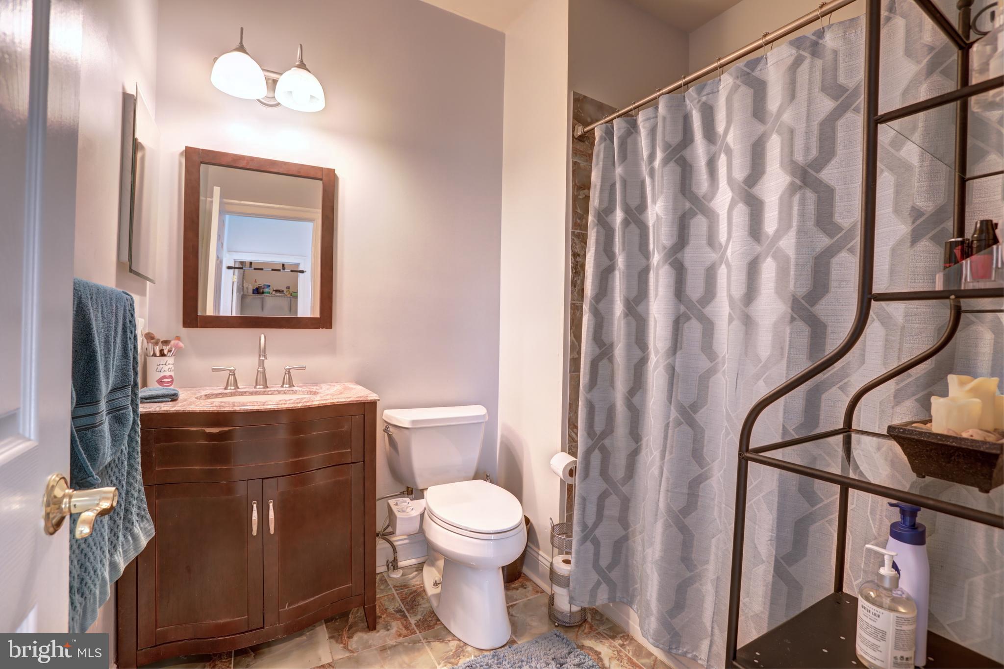 NORTHLAKE - Residential