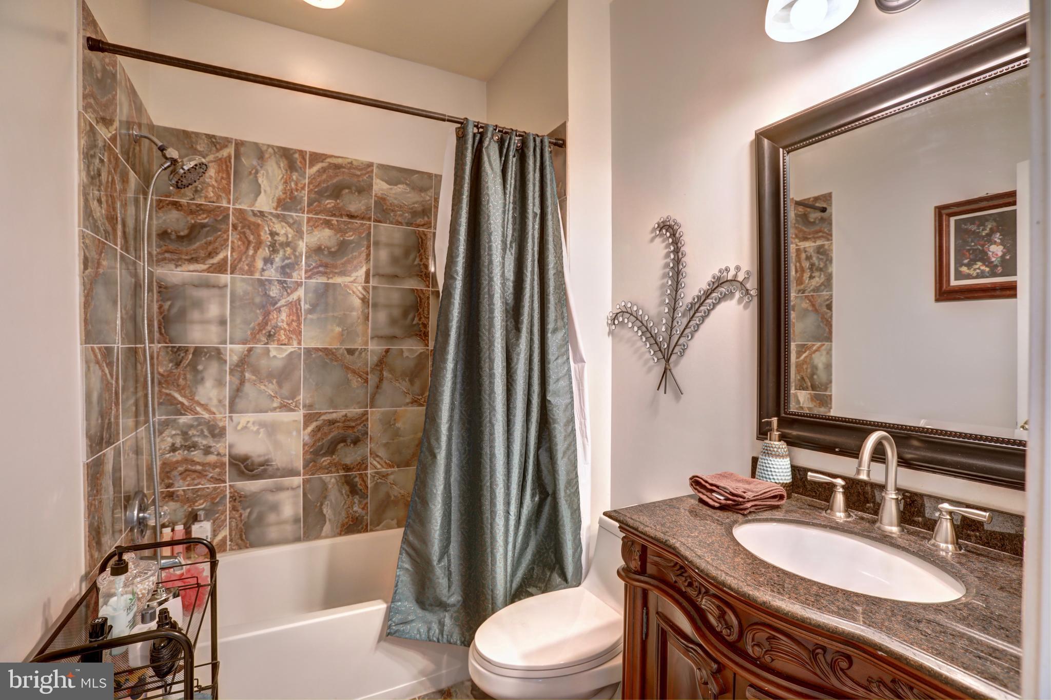 NORTHLAKE - Residential