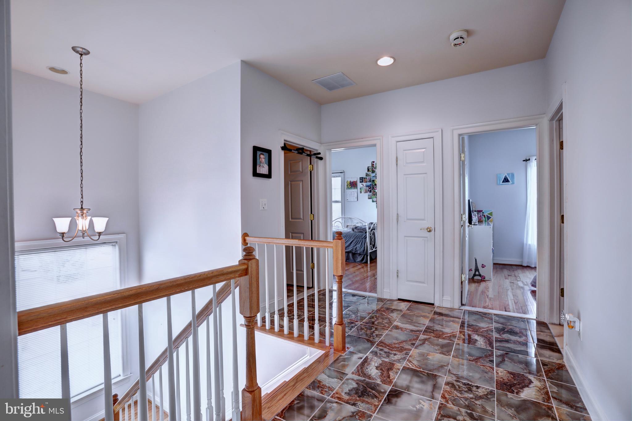 NORTHLAKE - Residential