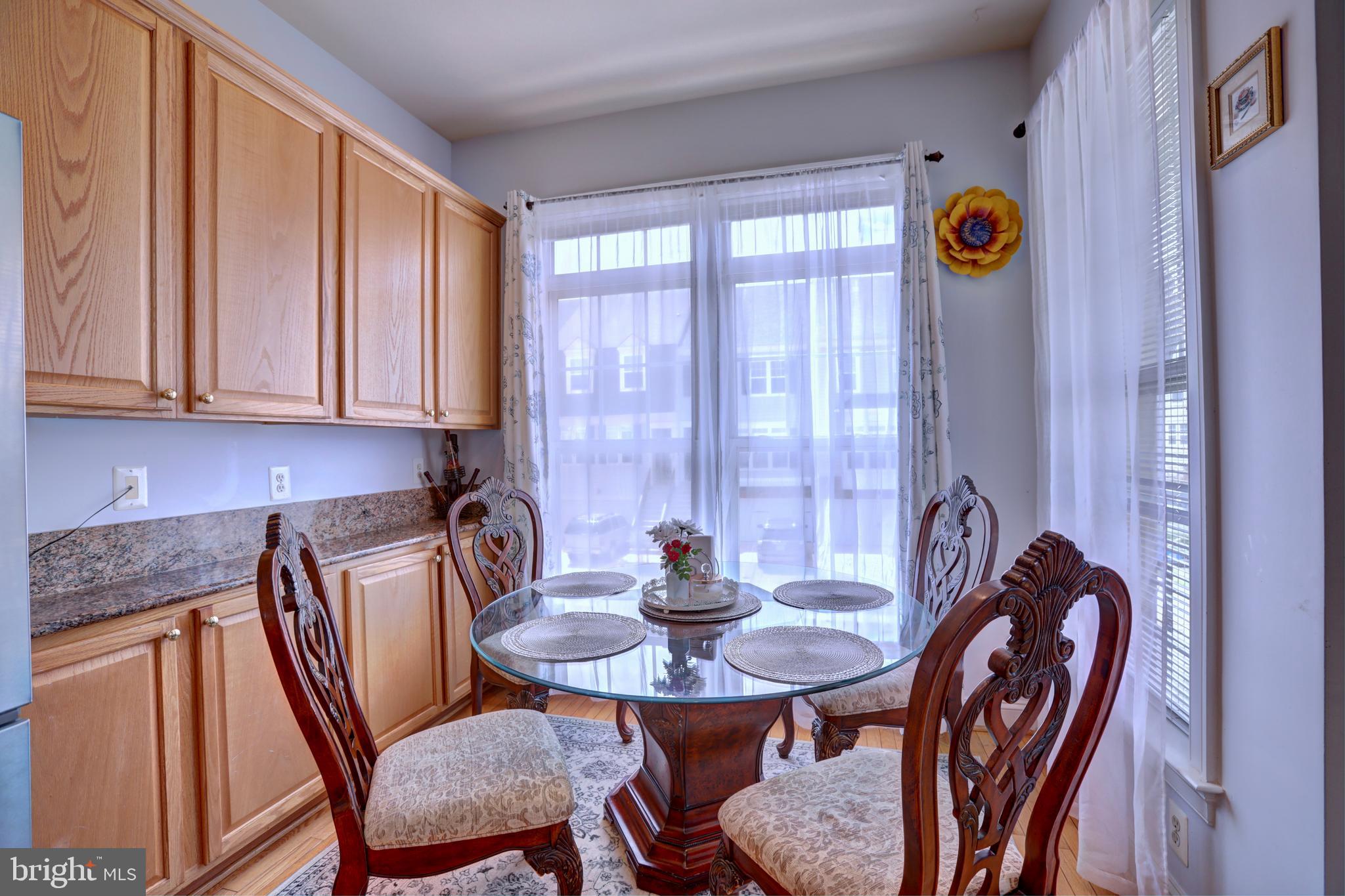 NORTHLAKE - Residential