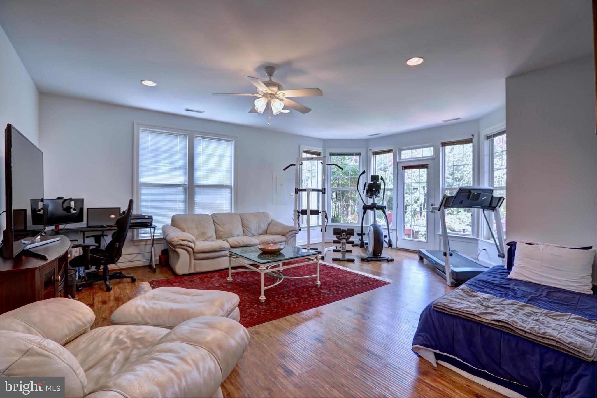 NORTHLAKE - Residential