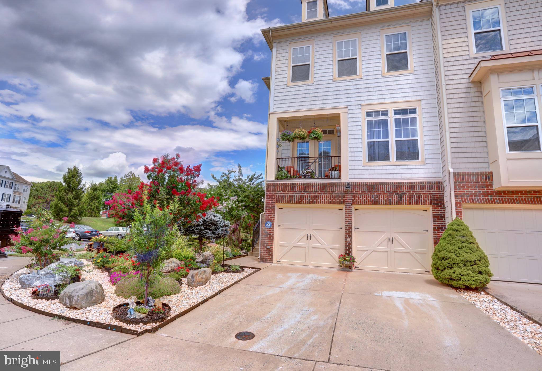 NORTHLAKE - Residential