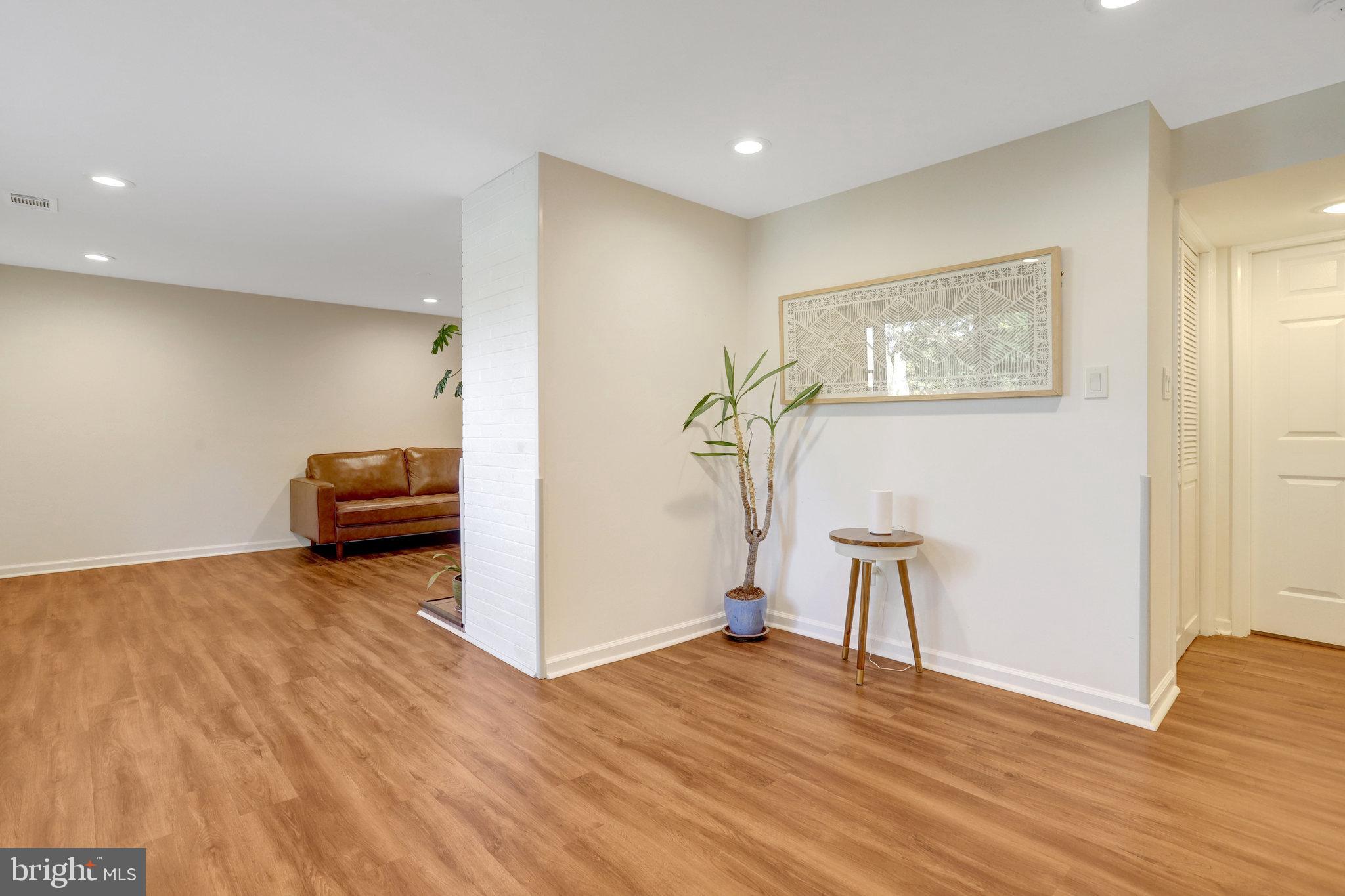 WEST SPRINGFIELD - Residential