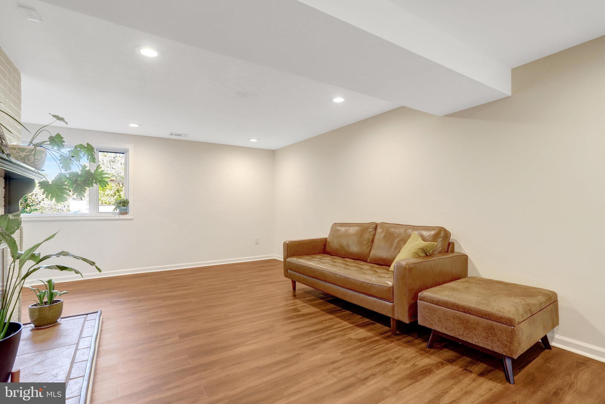 WEST SPRINGFIELD - Residential