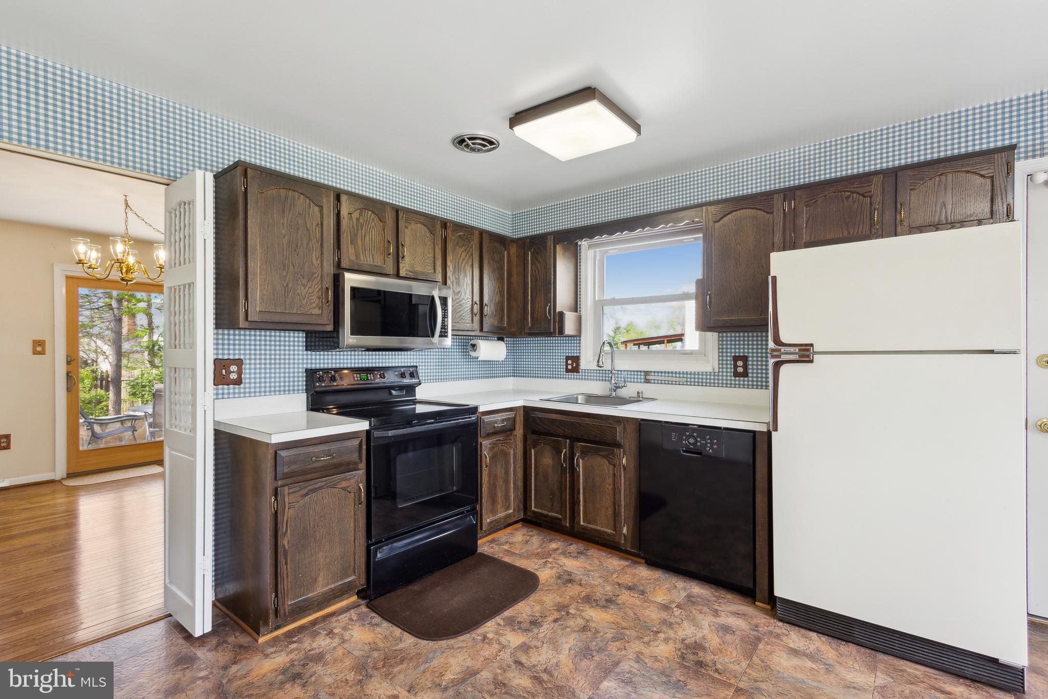 POINT OF WOODS - Residential